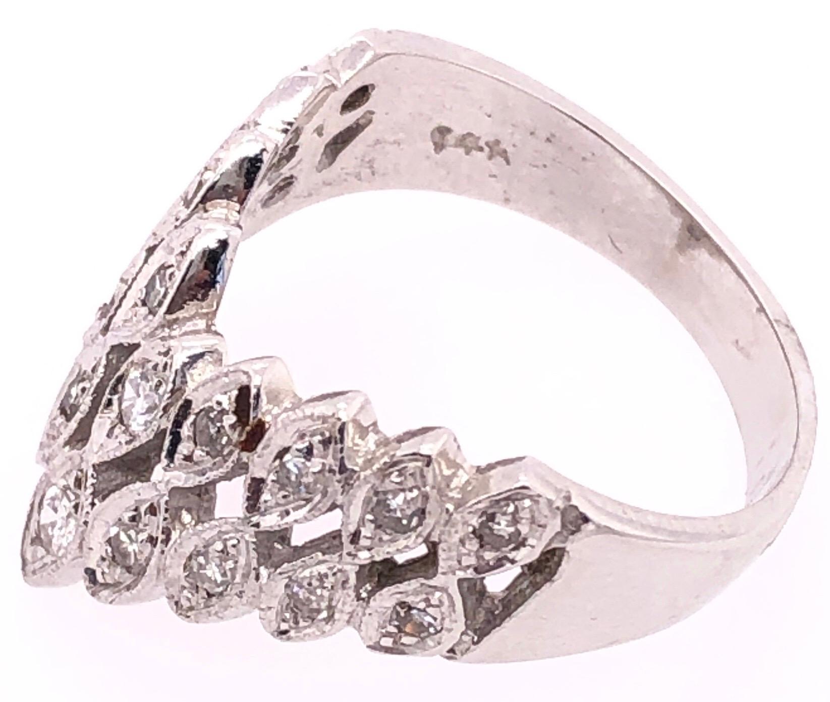 Round Cut 14 Karat White Gold and Diamond Band Wedding / Bridal Ring For Sale