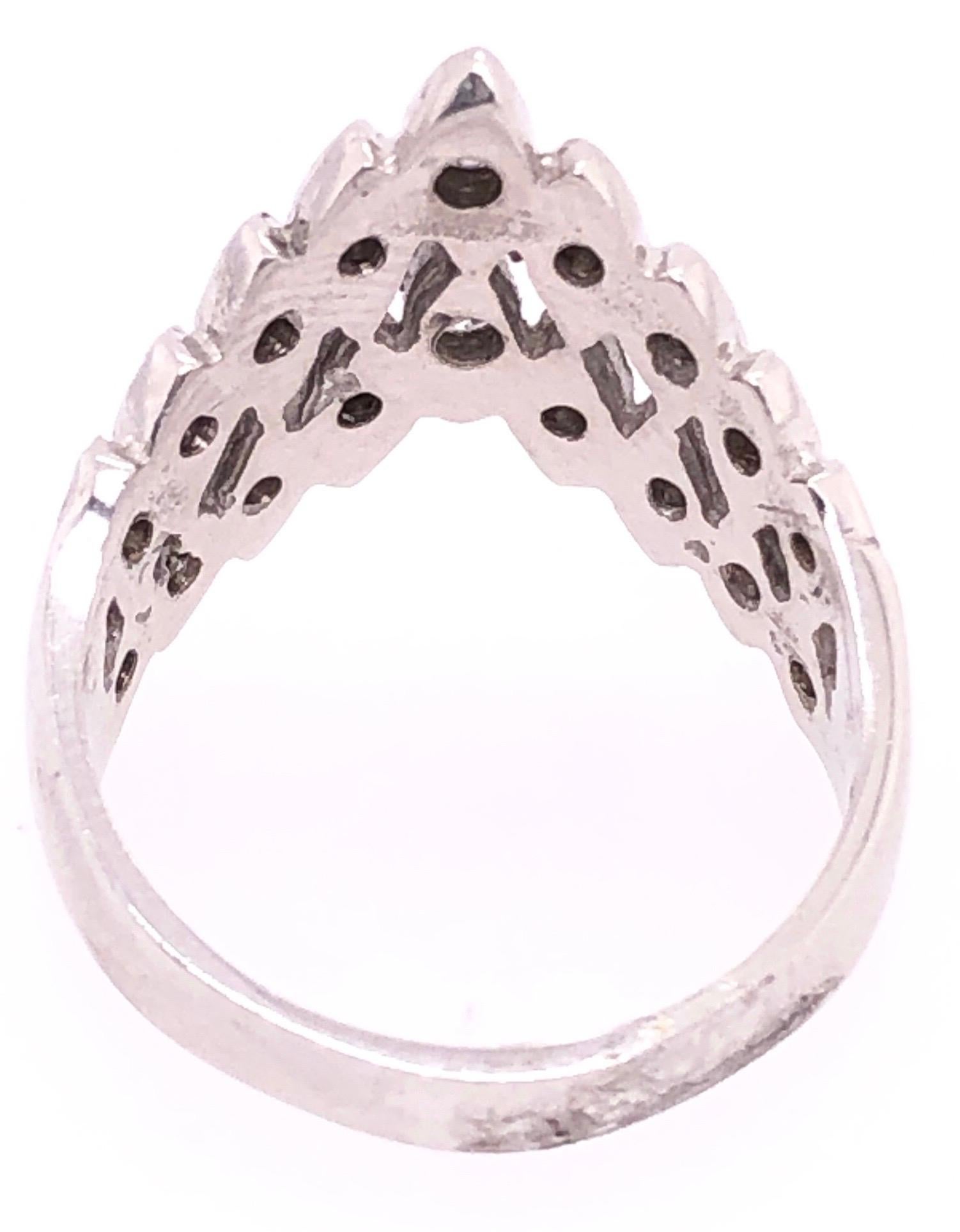 Anneau de mariage / bague de mariage en or blanc 14 carats et diamants Bon état - En vente à Stamford, CT