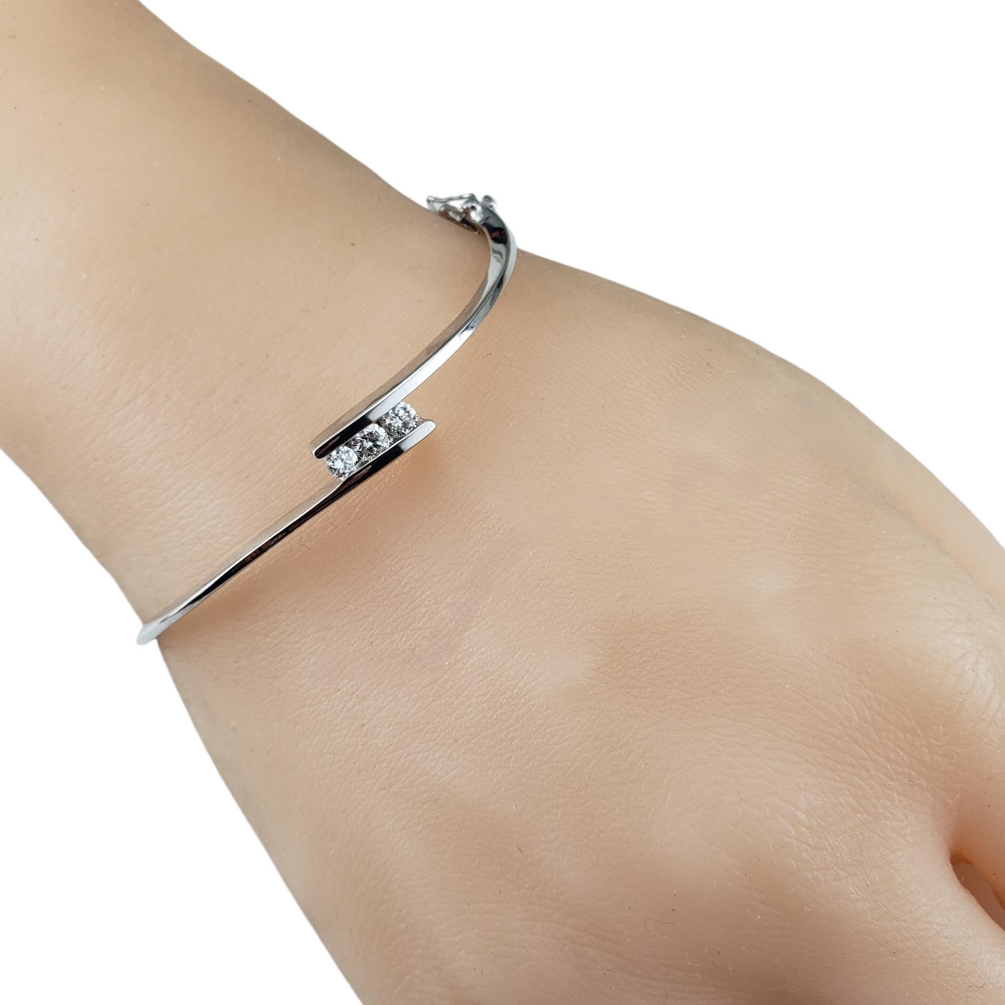 Bracelet jonc en or blanc 14 carats et diamants n° 18738 2