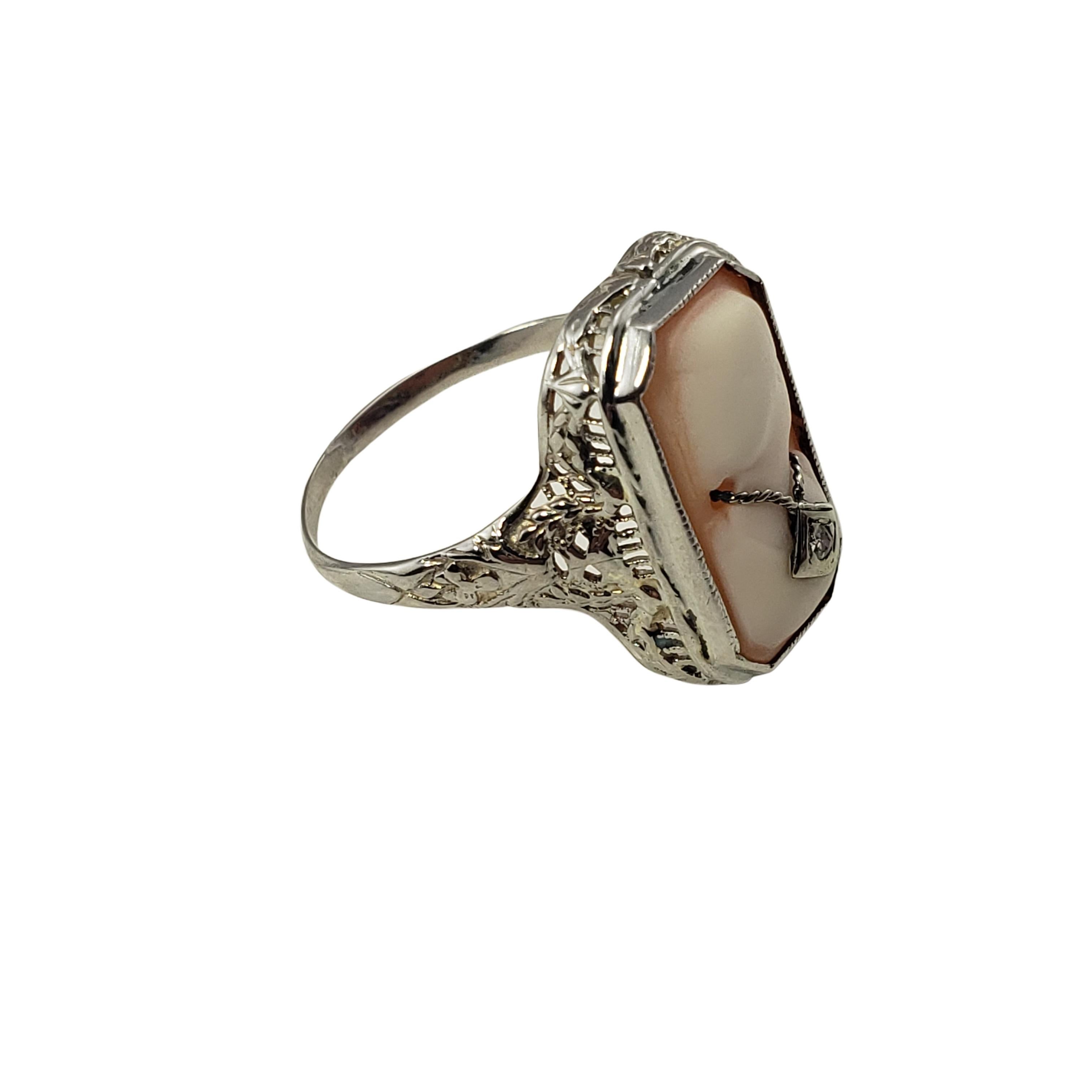 Kamee-Ring aus 14 Karat Weißgold mit Diamanten (Einfacher Schliff)