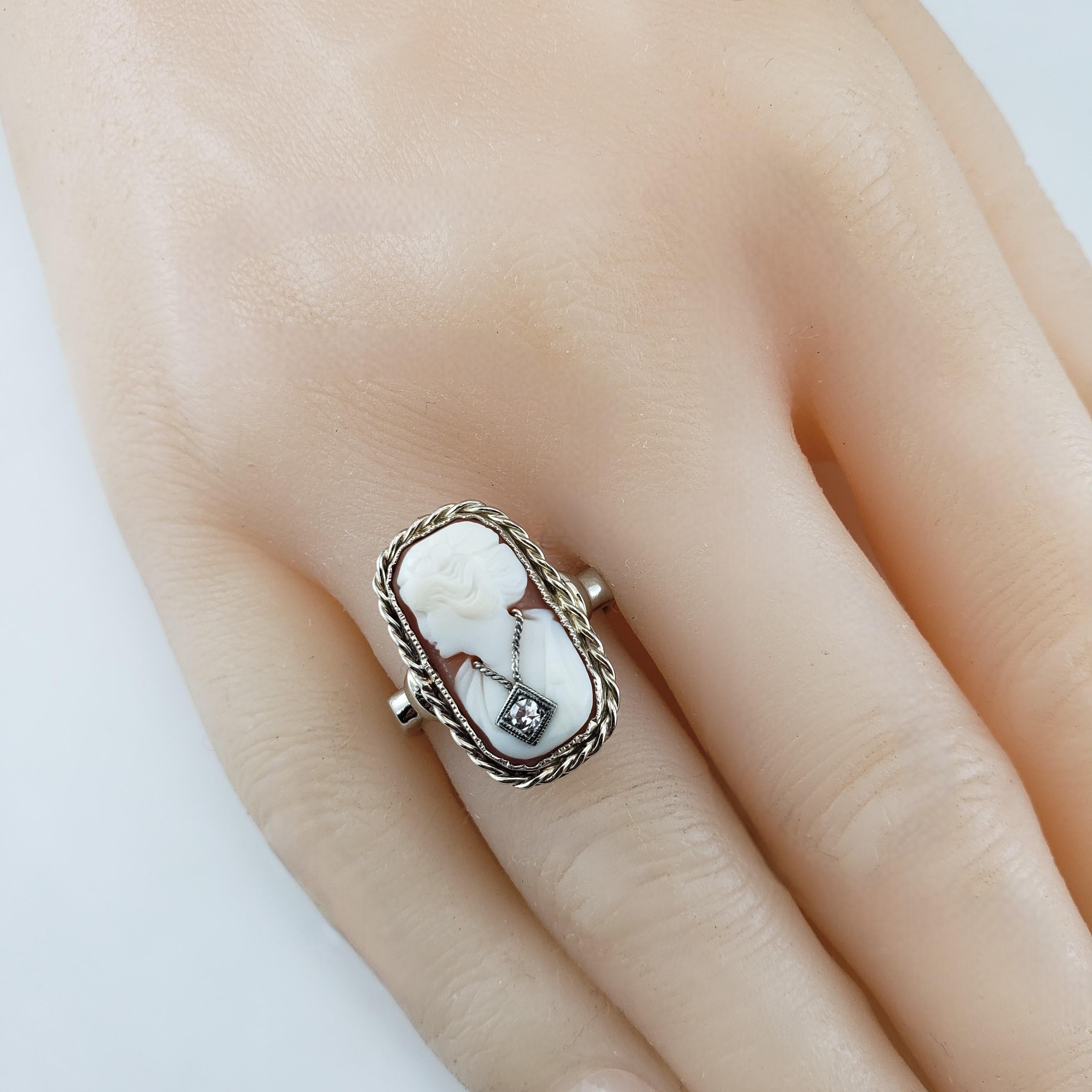 Bague camée en or blanc 14 carats et diamants taille 7 n°18972 en vente 2