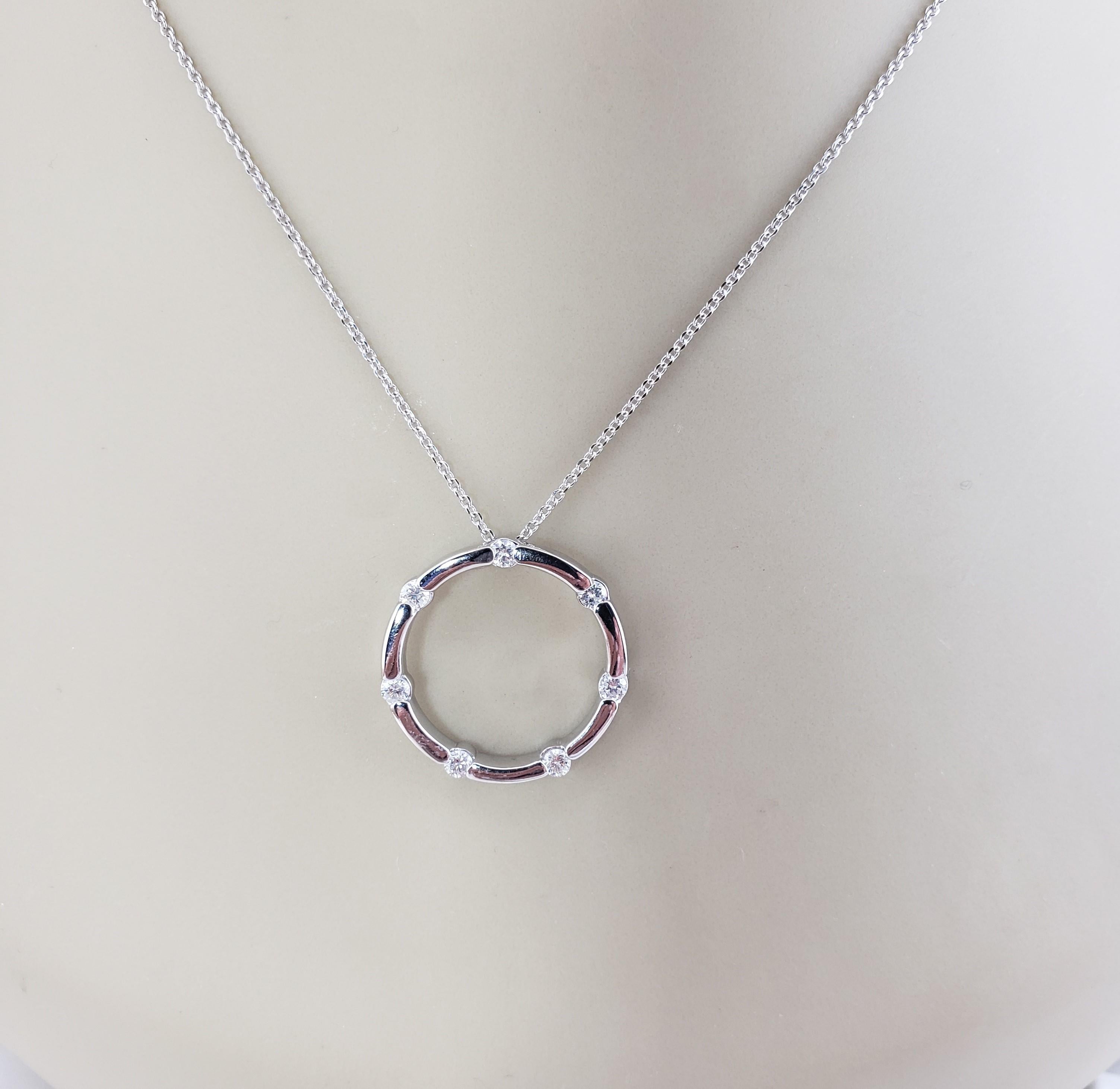 14 Karat White Gold and Diamond Circle Pendant Necklace #15493 For Sale 3