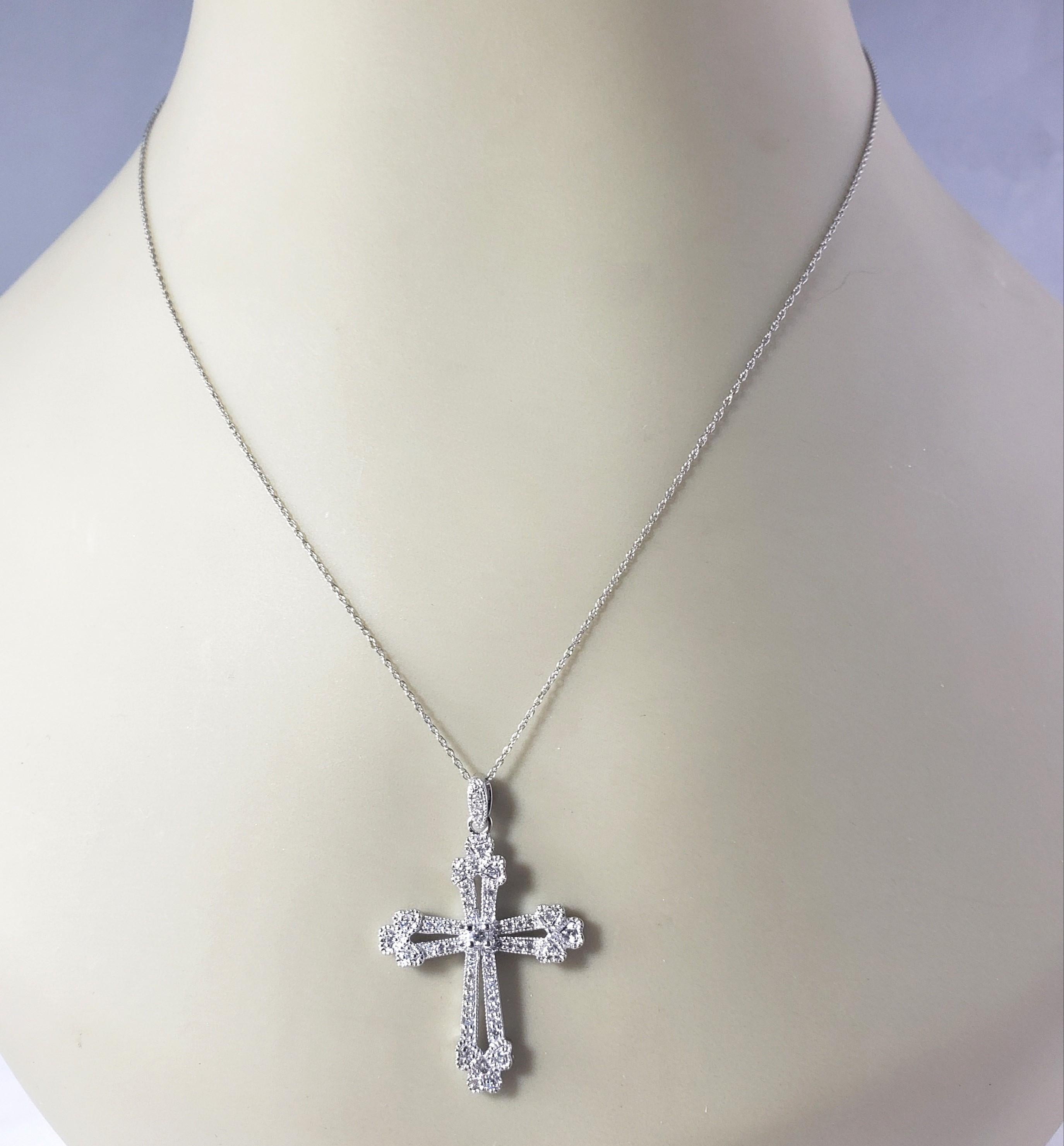 14 Karat White Gold and Diamond Cross Pendant Necklace #16633 For Sale 3