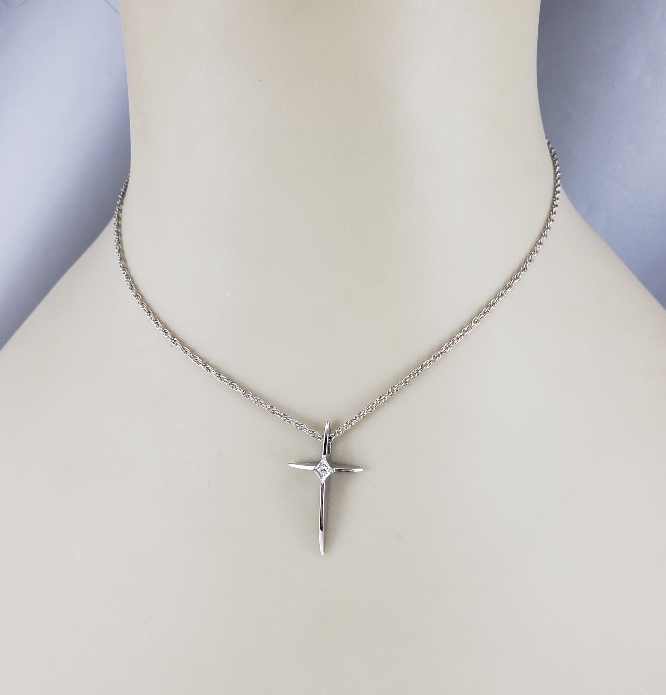 14 Karat White Gold and Diamond Cross Pendant Necklace #18836 For Sale 1