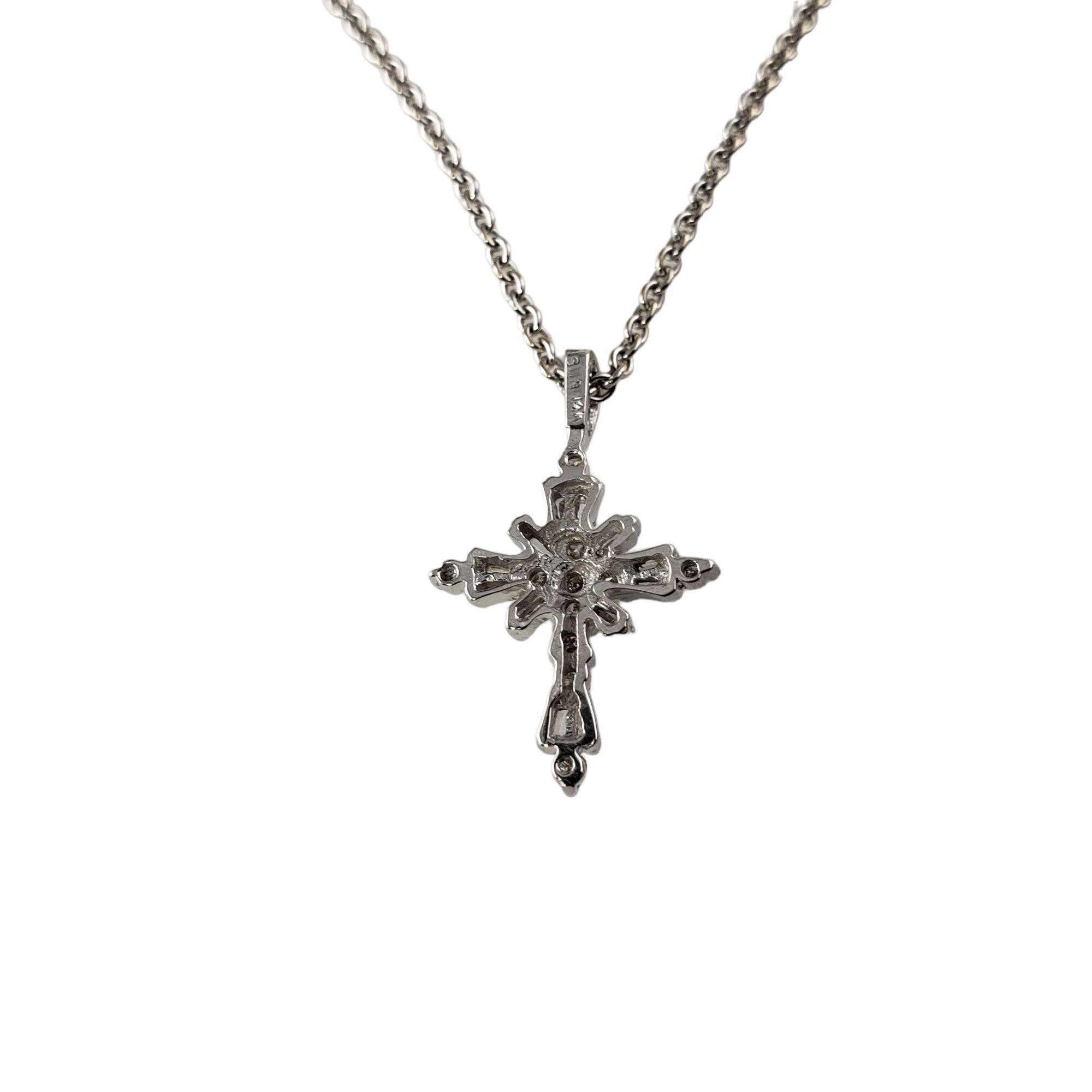 14 Karat Weißgold und Diamant-Kreuz-Anhänger-Halskette 3