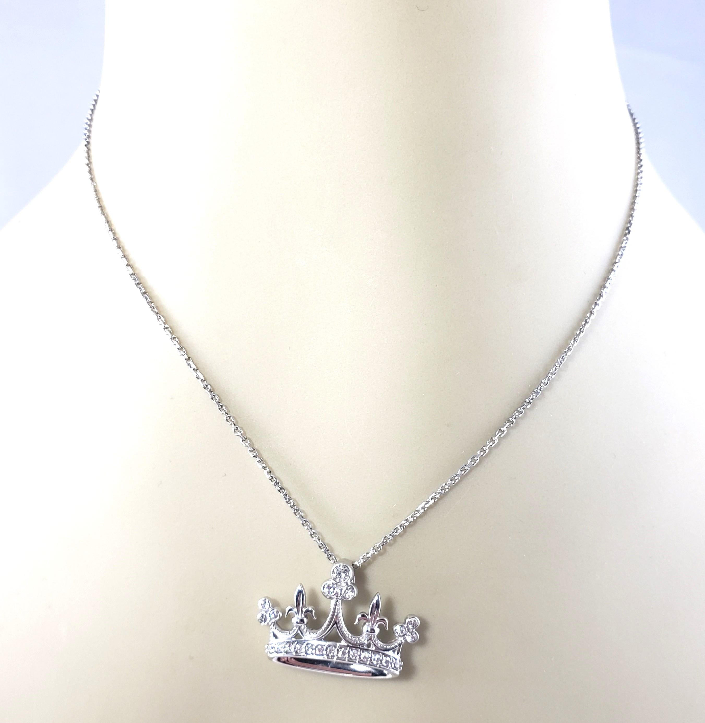 Donna Collana con ciondolo a forma di corona in oro bianco 14 carati e diamanti in vendita