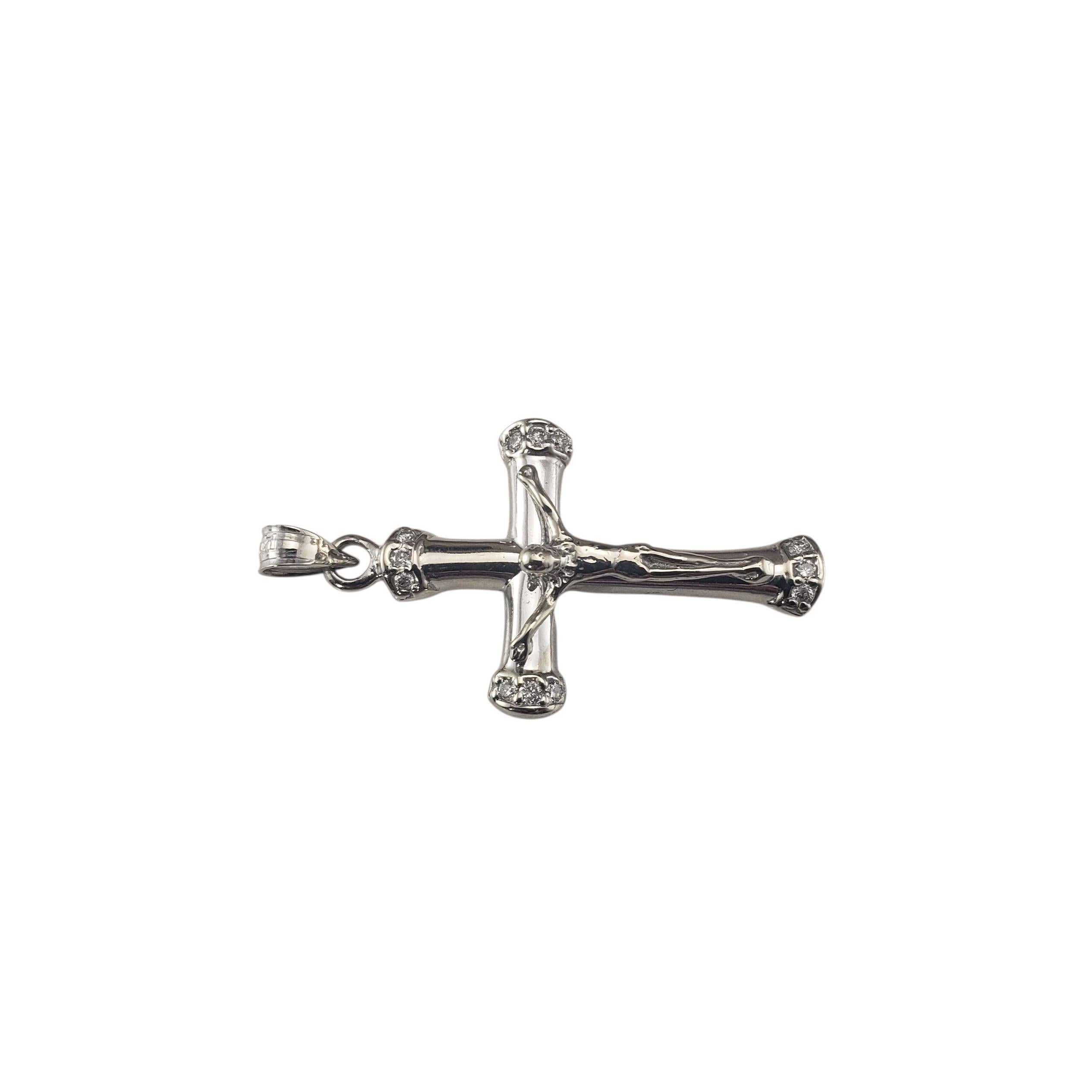 Brilliant Cut 14 Karat White Gold and Diamond Crucifix Pendant #22665 For Sale
