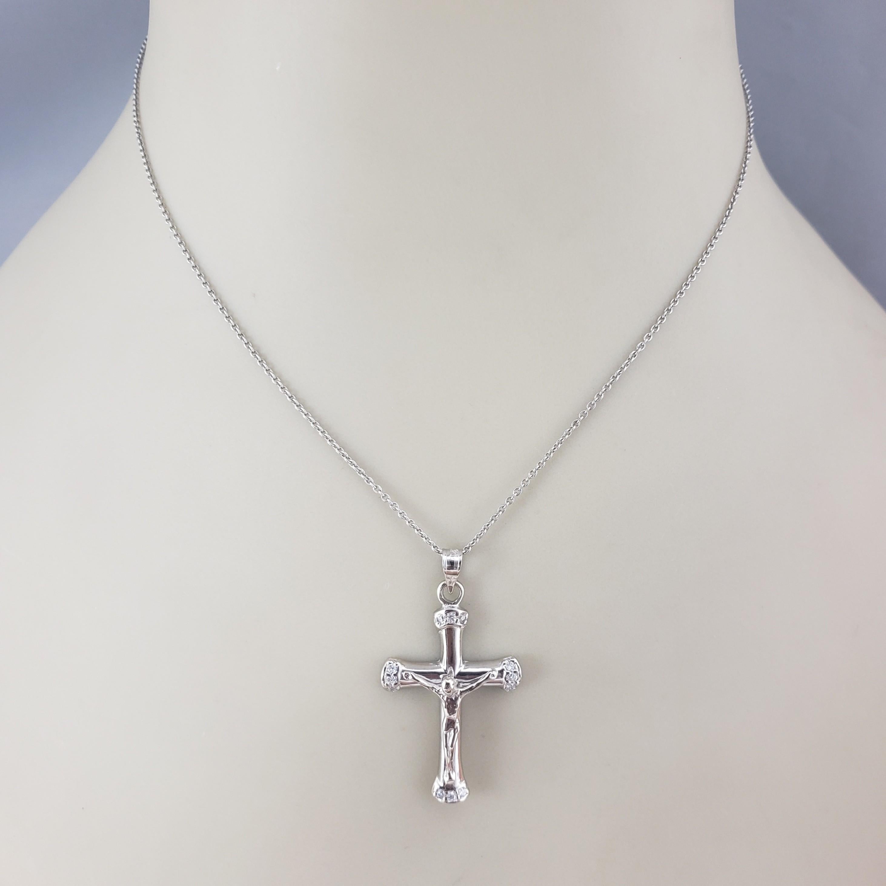 14 Karat White Gold and Diamond Crucifix Pendant #22665 For Sale 2