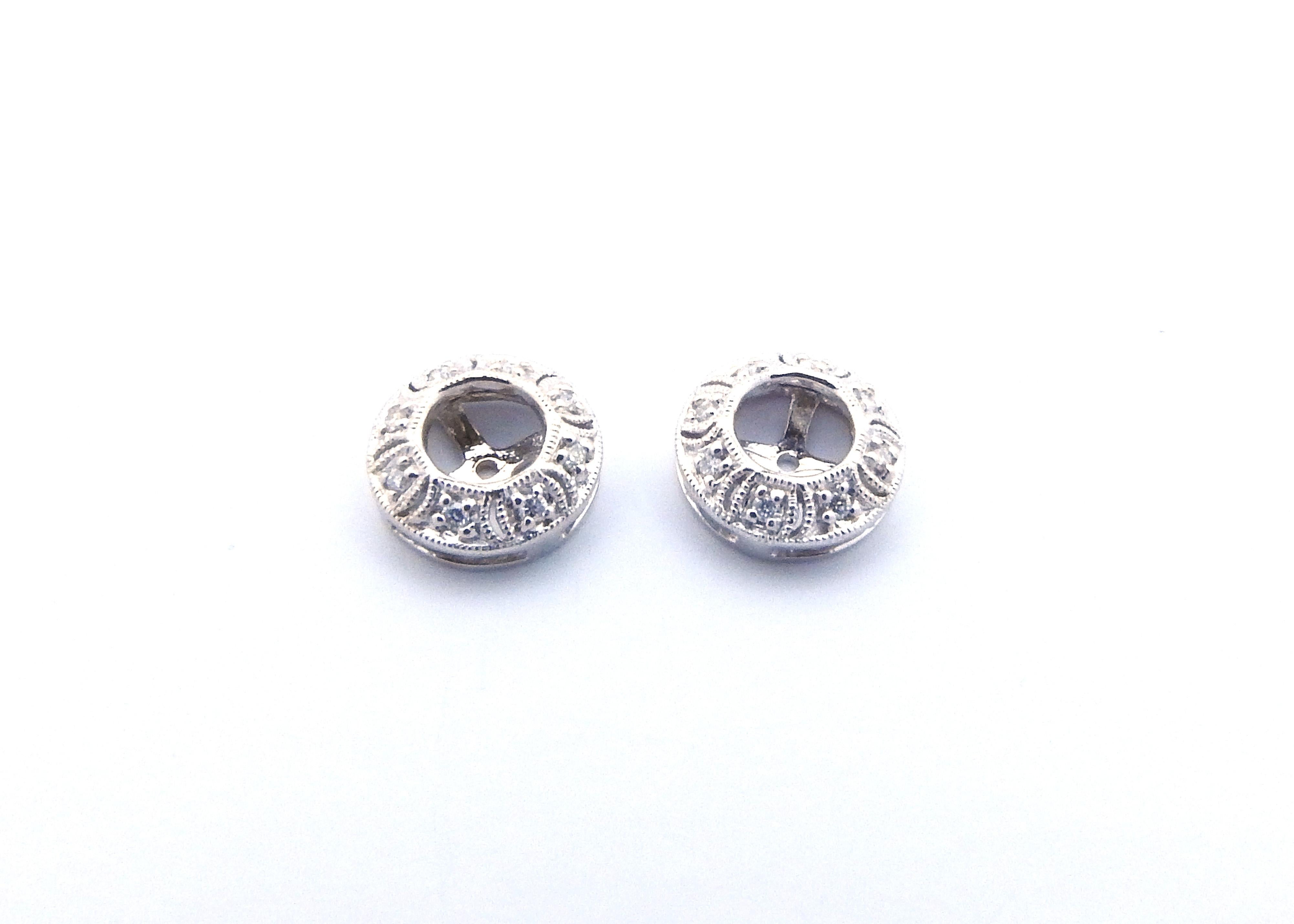14 Karat White Gold and Diamond Earring Jackets In Good Condition In Washington Depot, CT
