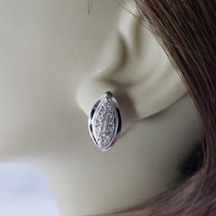 Ohrringe aus 14 Karat Weißgold mit Diamanten