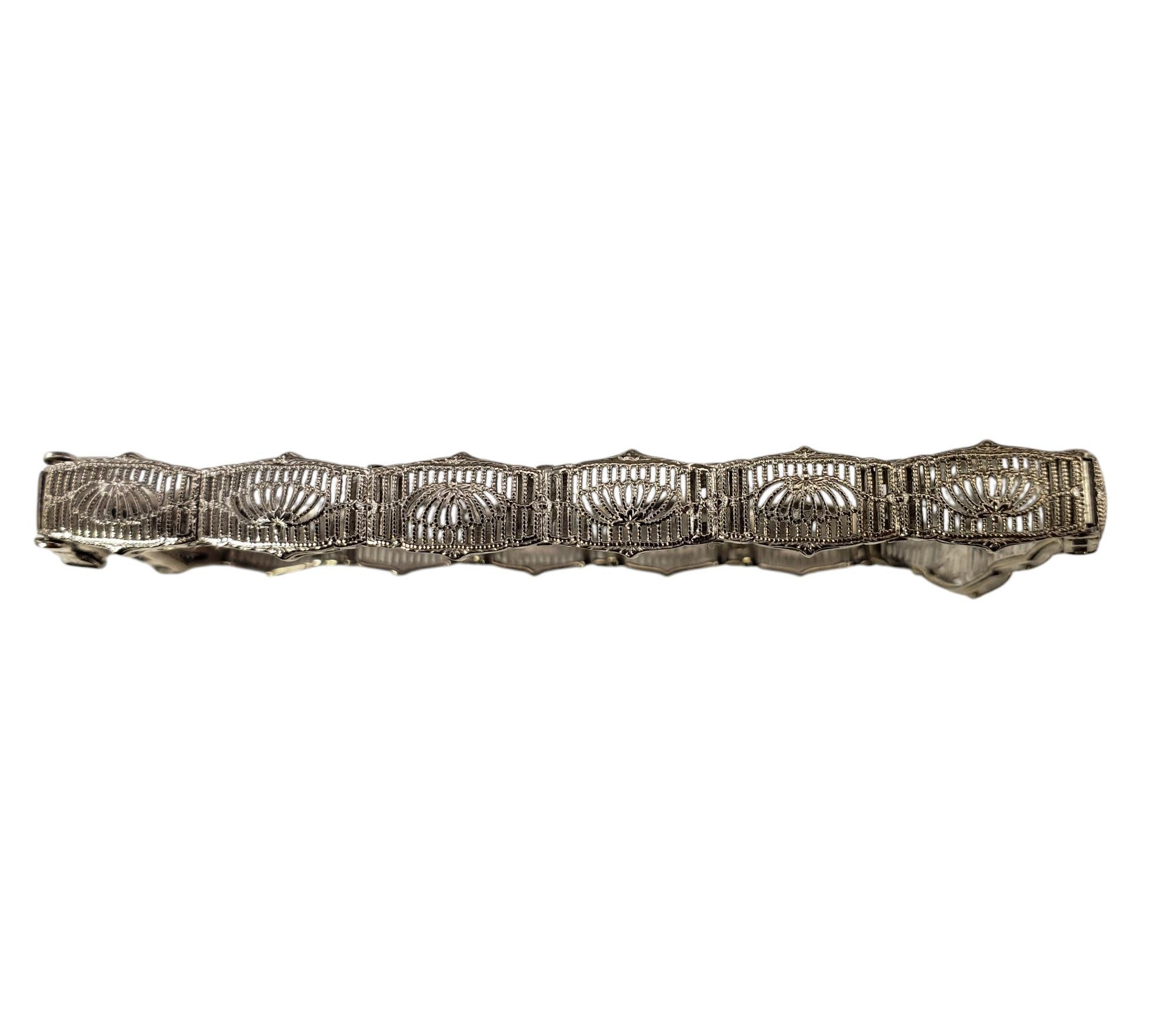 Taille simple Bracelet filigrane en or blanc 14 carats et diamants n° 19411 en vente