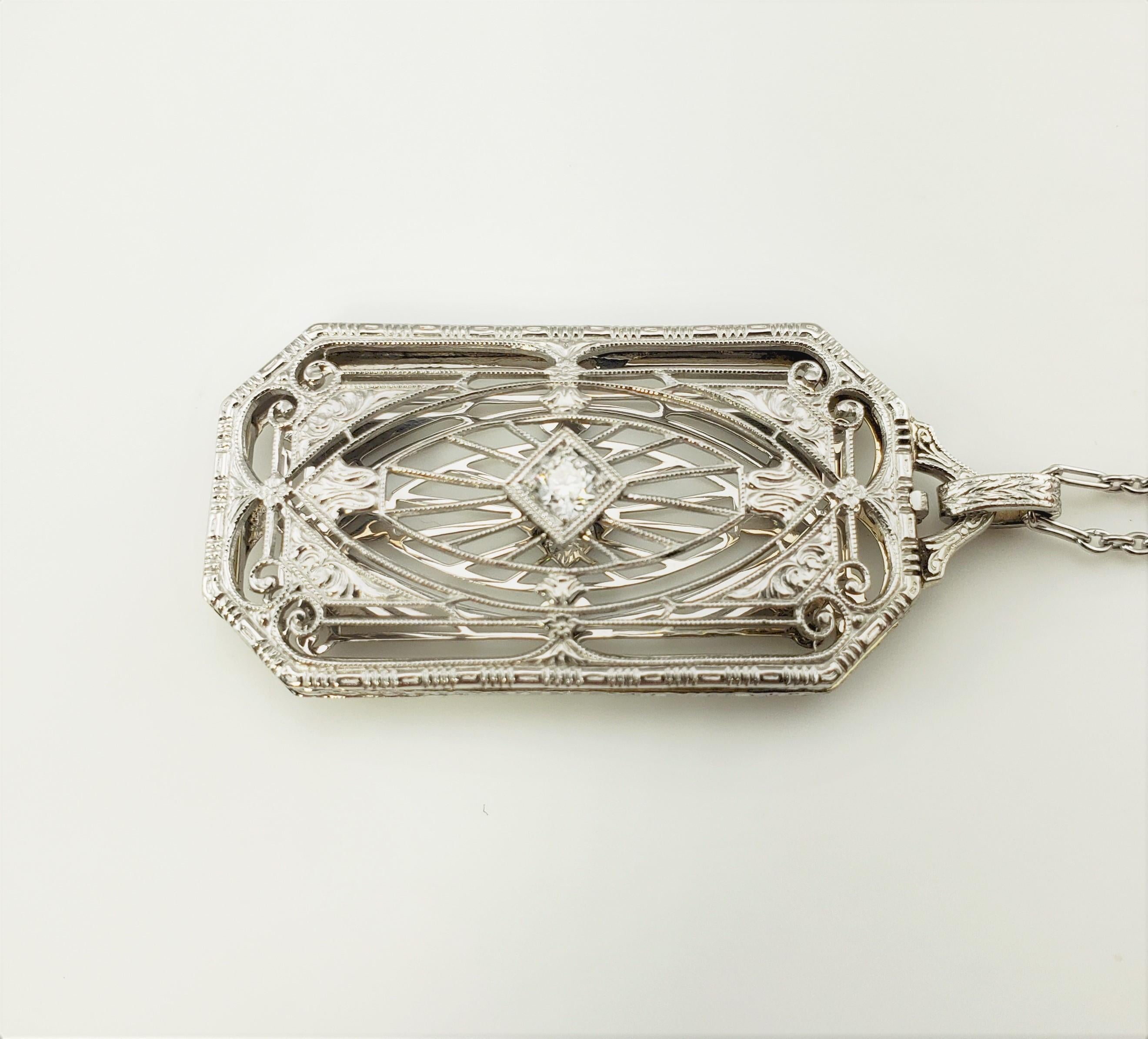 Taglio antico europeo Collana con ciondolo in oro bianco 14 carati e diamanti in filigrana in vendita