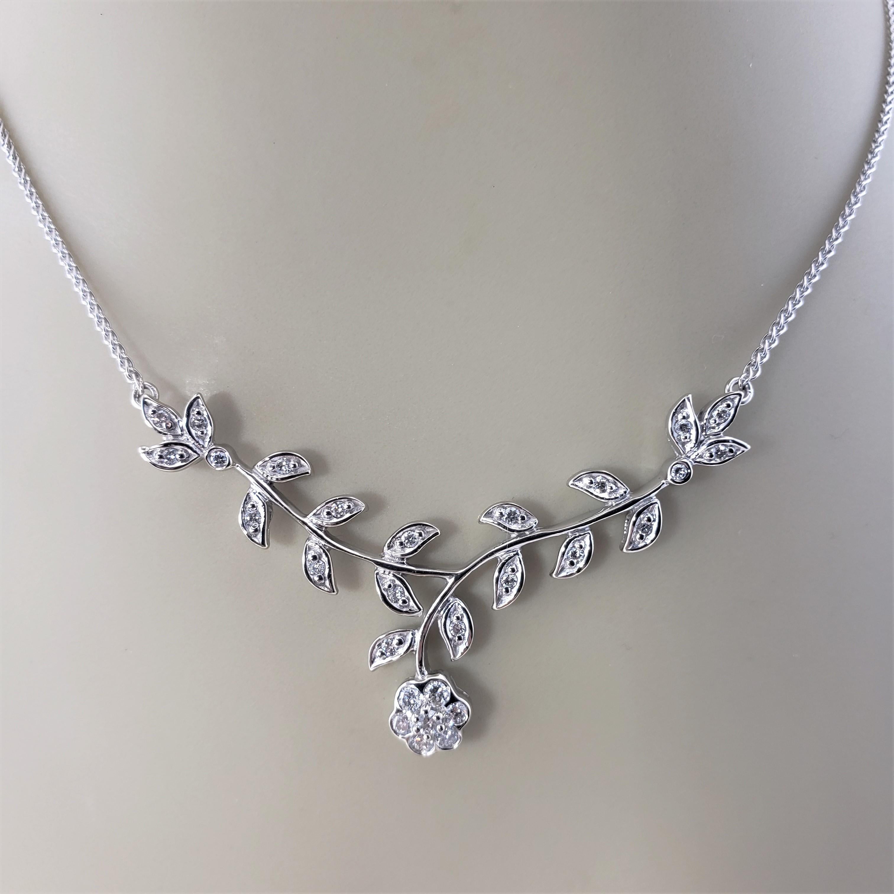 14 Karat White Gold and Diamond Floral Necklace For Sale 2