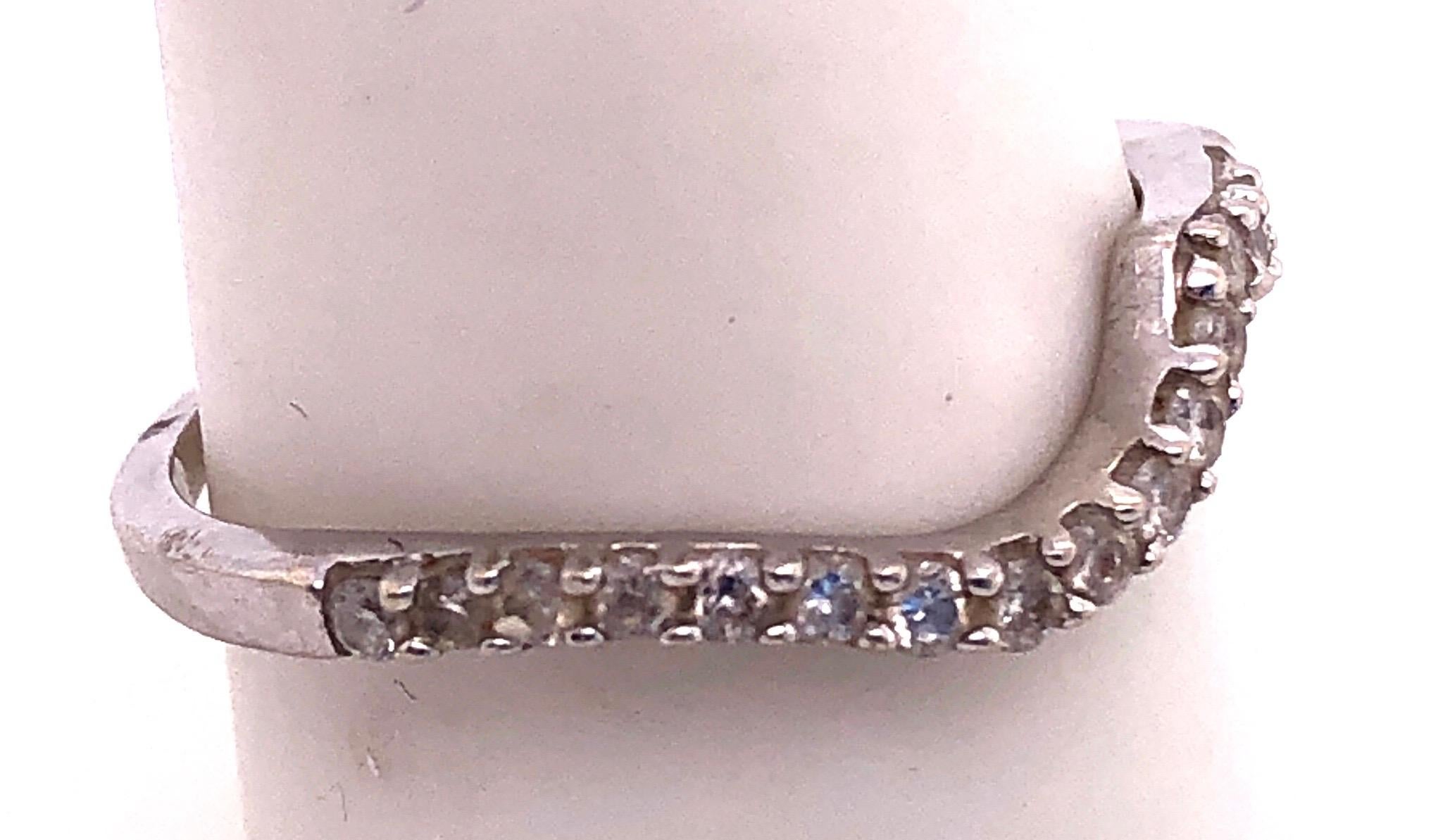 14 Karat White Gold and Diamond Freeform Ring In Good Condition For Sale In Stamford, CT