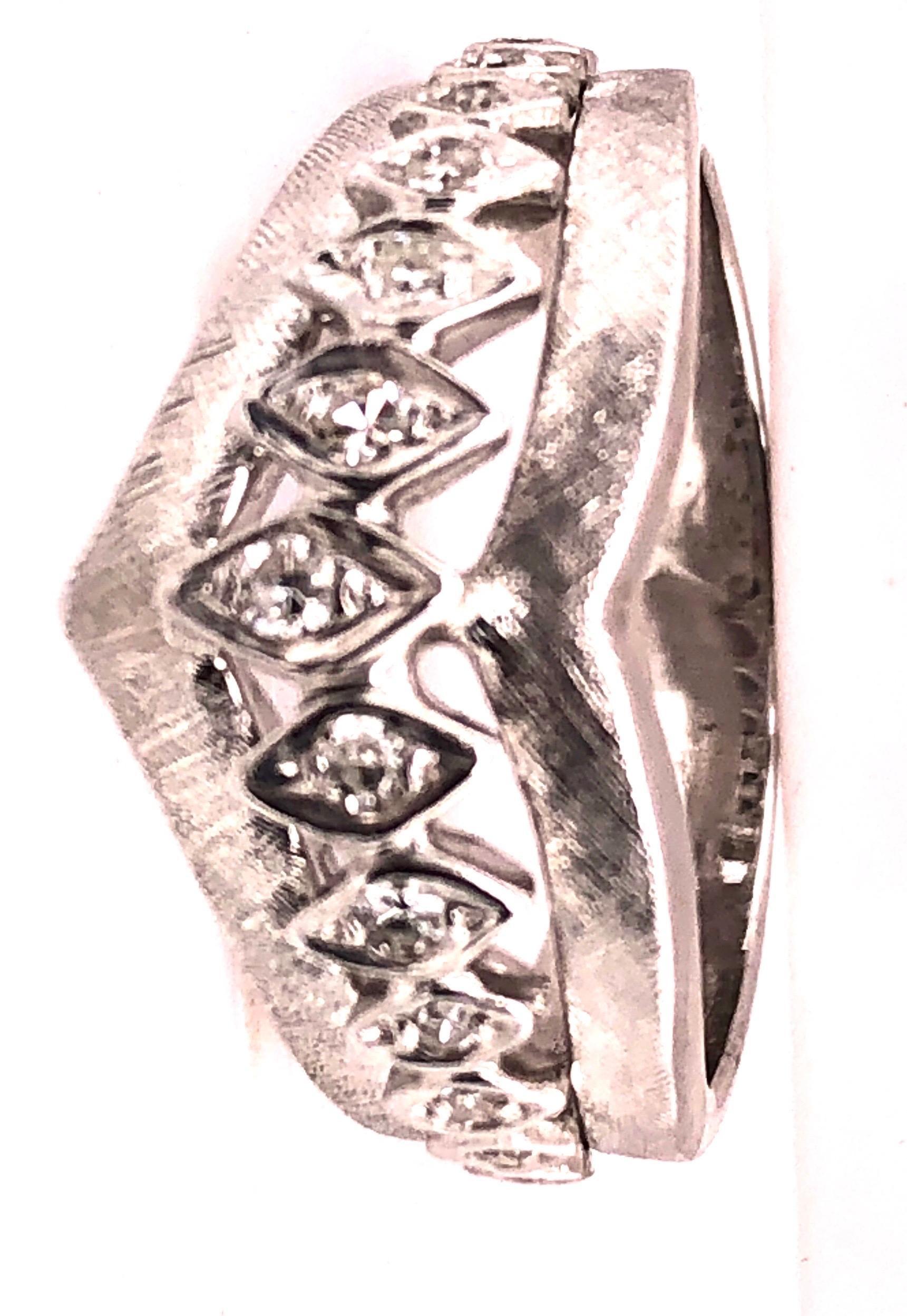 14 Karat White Gold and Diamond Geometric Ring or Bridal Band 0.33 TDW For Sale 2