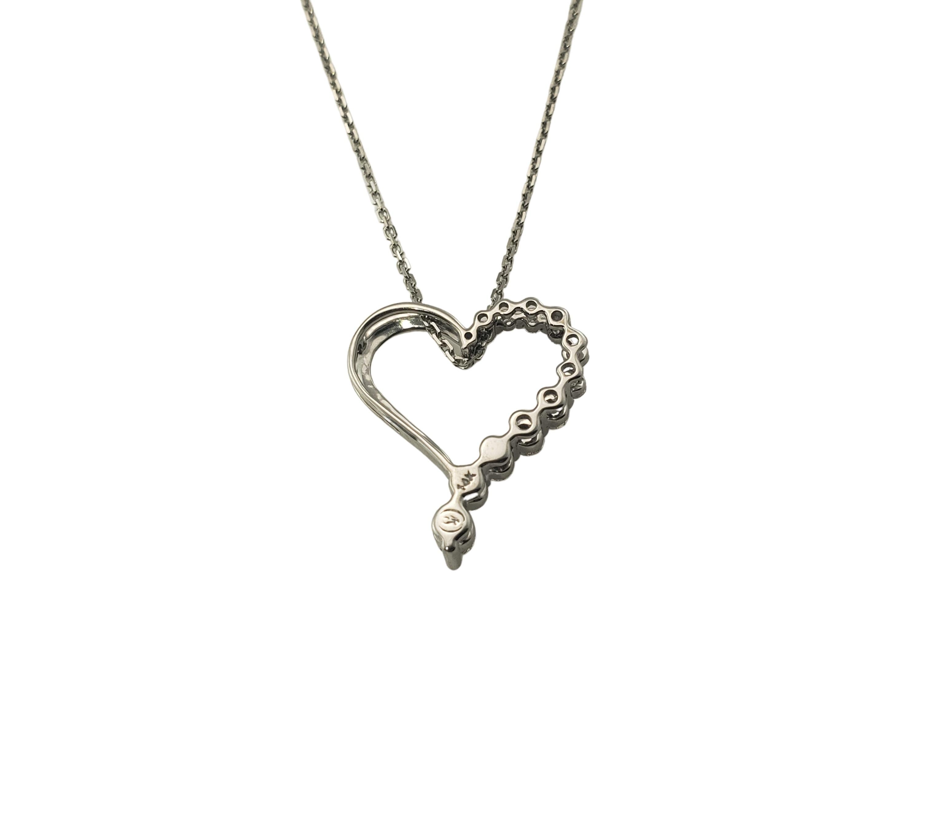 14 Karat White Gold and Diamond Heart Pendant Necklace In Good Condition For Sale In Washington Depot, CT