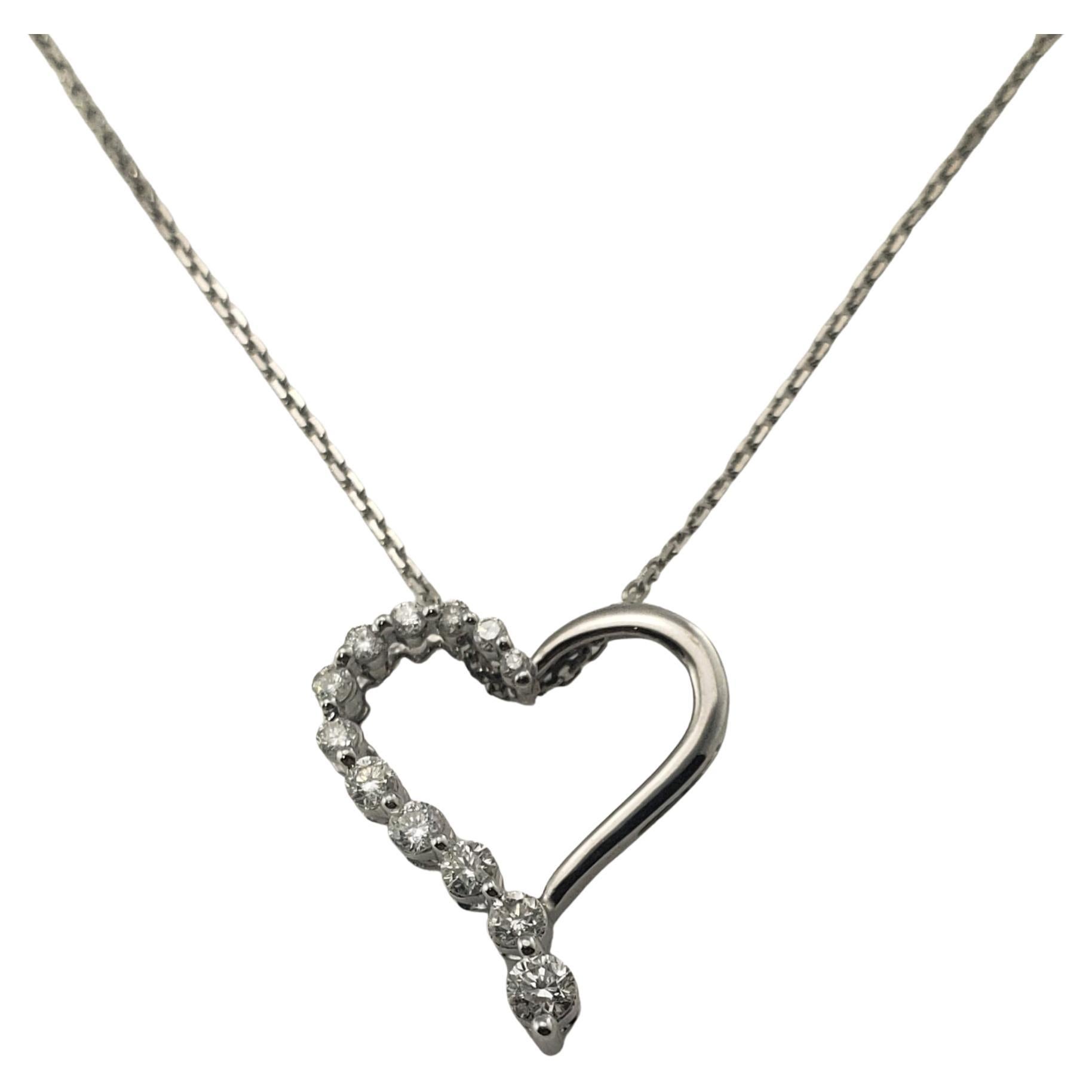 14 Karat White Gold and Diamond Heart Pendant Necklace For Sale