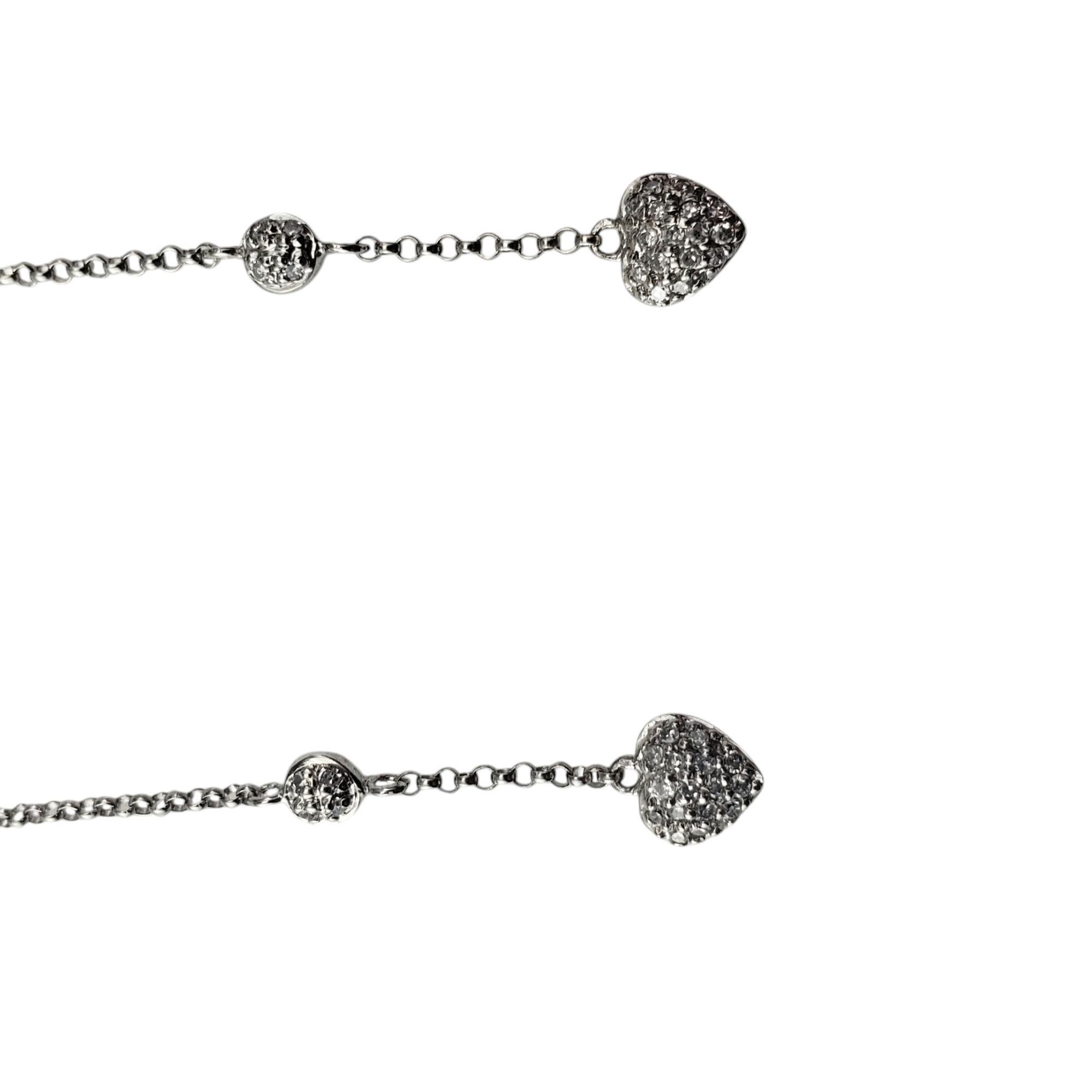 14 Karat White Gold and Diamond Heart Threader Earrings #20547 In Good Condition In Washington Depot, CT