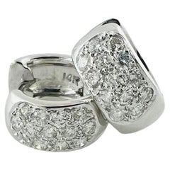 Boucles d'oreilles Huggie en or blanc 14 carats et diamants n° 16760