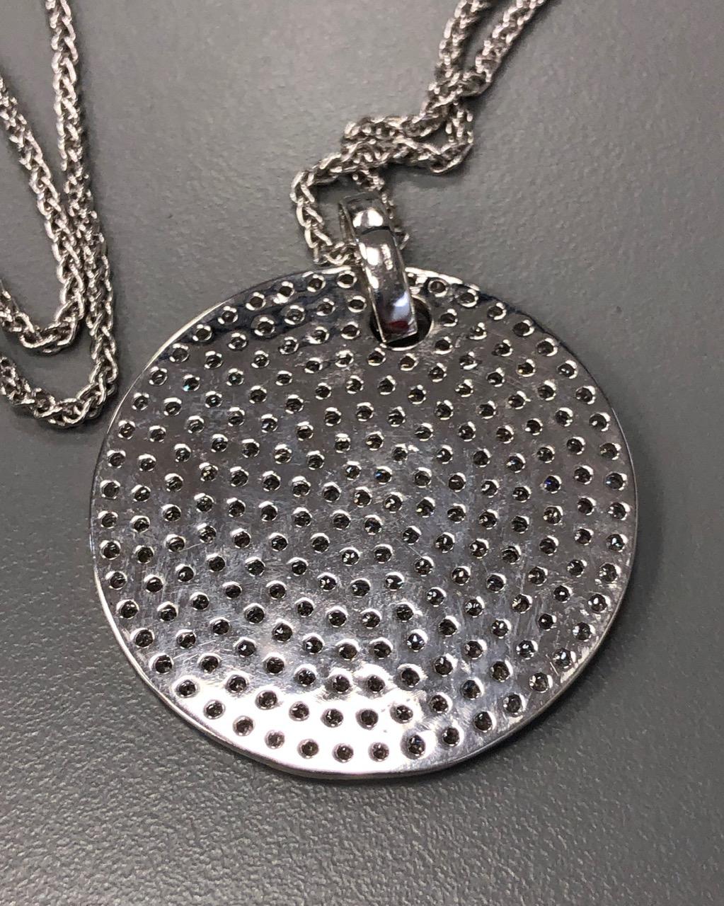 14 Karat White Gold and Diamond Pave Disc In New Condition In New York, NY