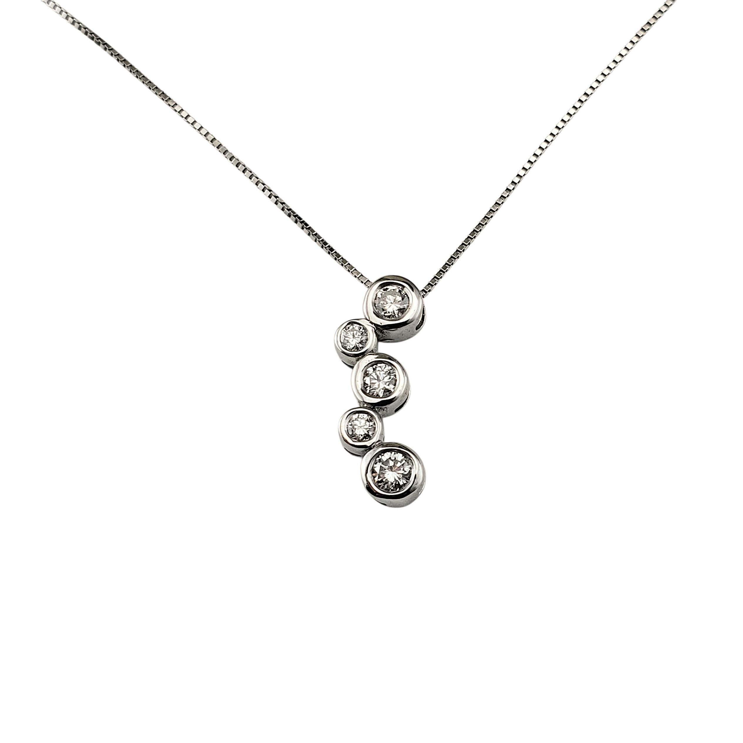 Collana con ciondolo in oro bianco 14 carati e diamanti #22267 in vendita