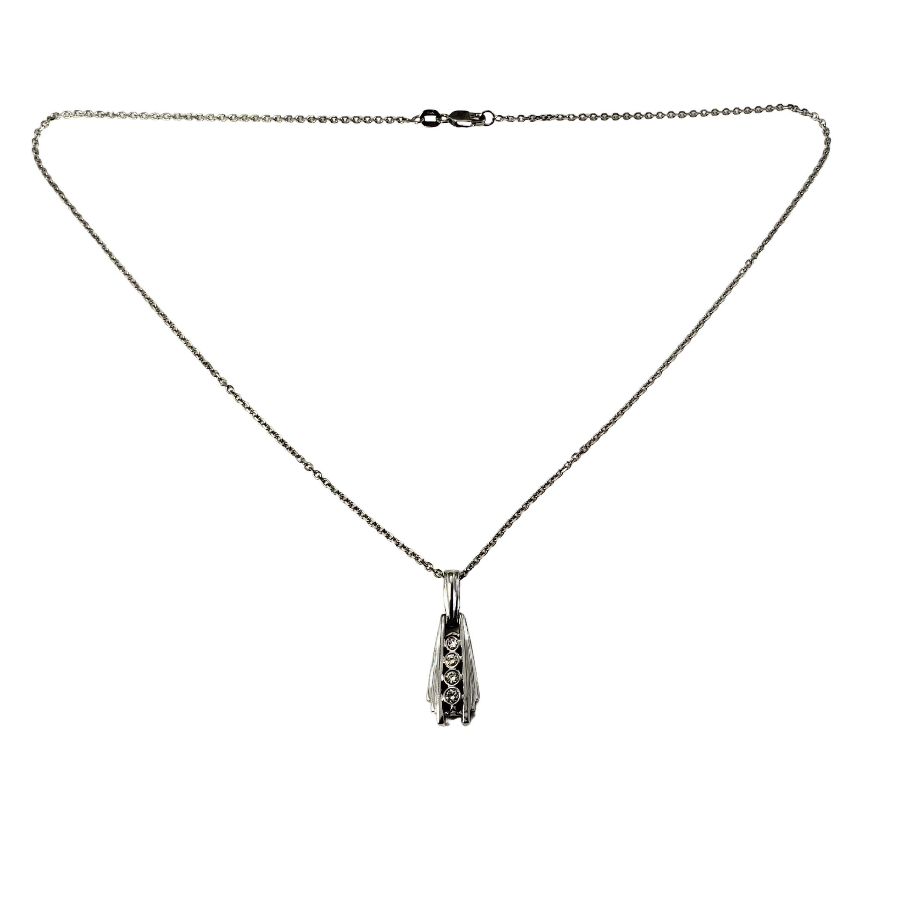 Collana con ciondolo in oro bianco e diamanti 14 carati In condizioni buone in vendita a Washington Depot, CT