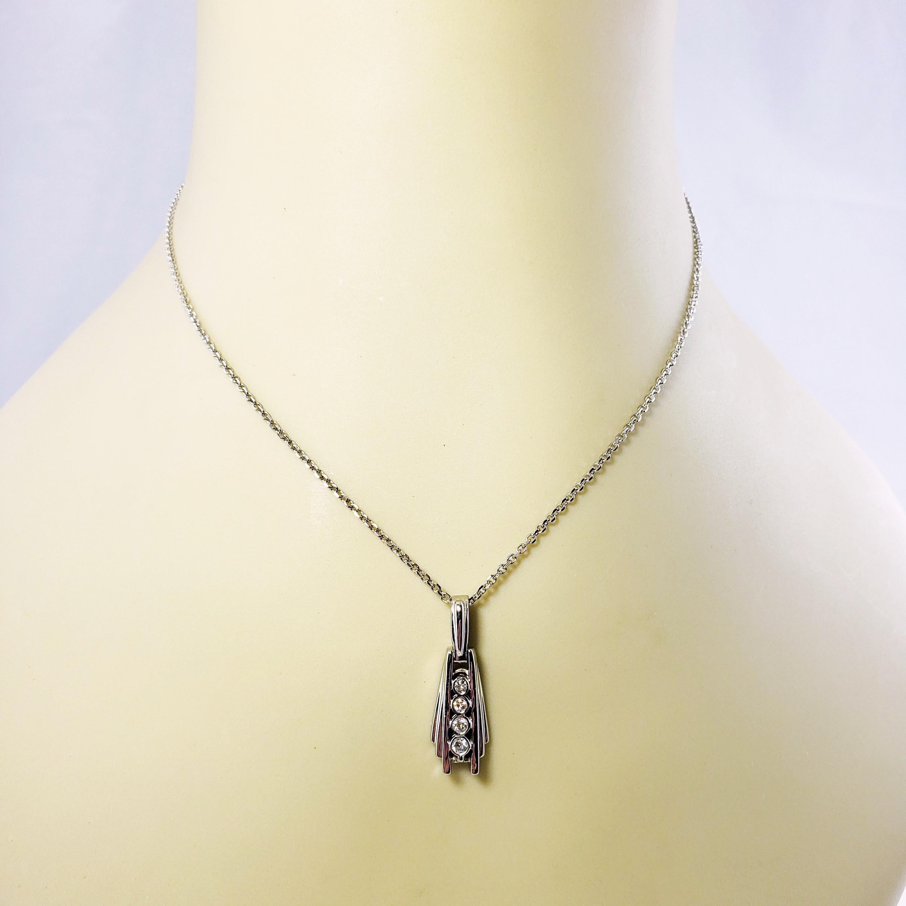Collana con ciondolo in oro bianco e diamanti 14 carati in vendita 2