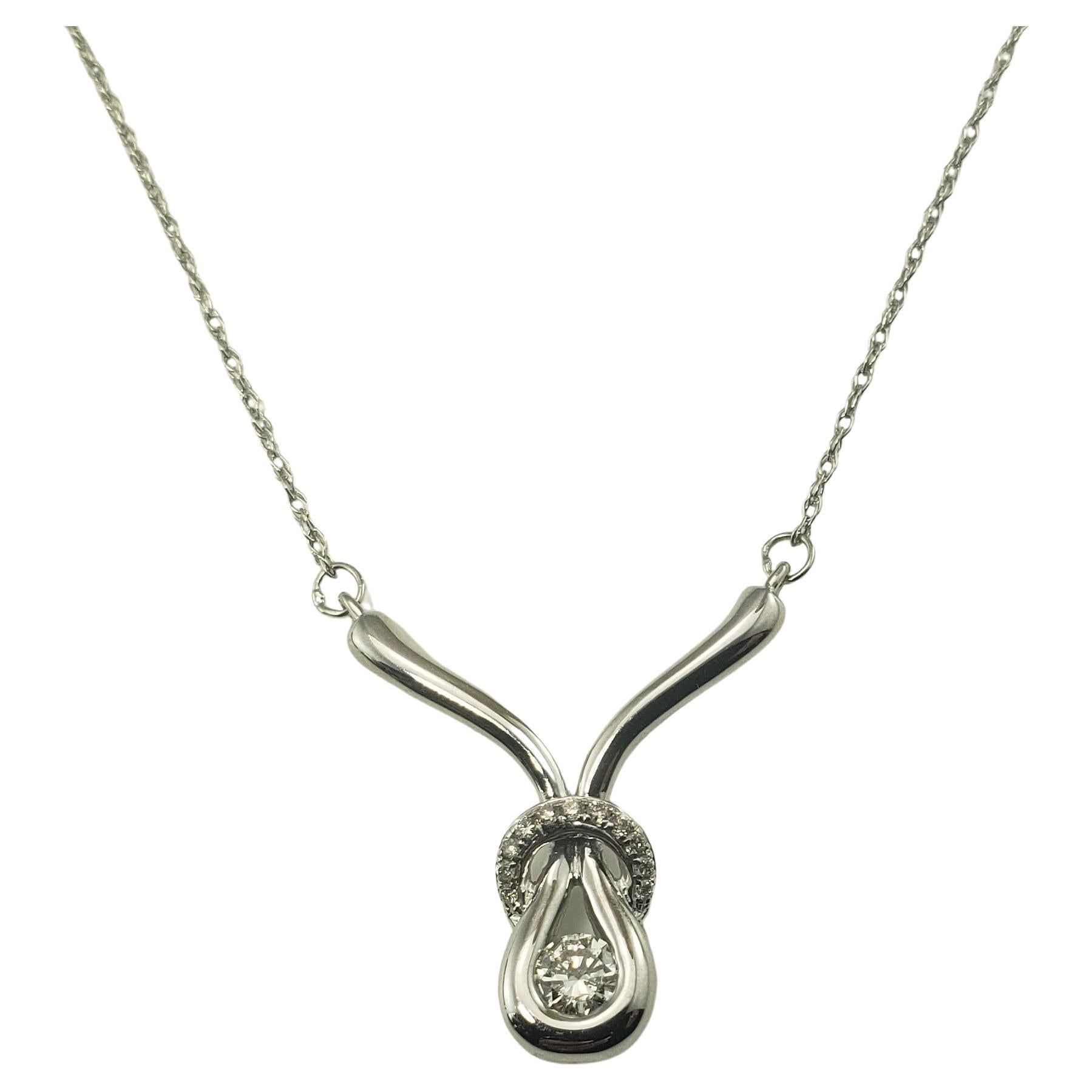 14 Karat White Gold and Diamond Pendant Necklace For Sale