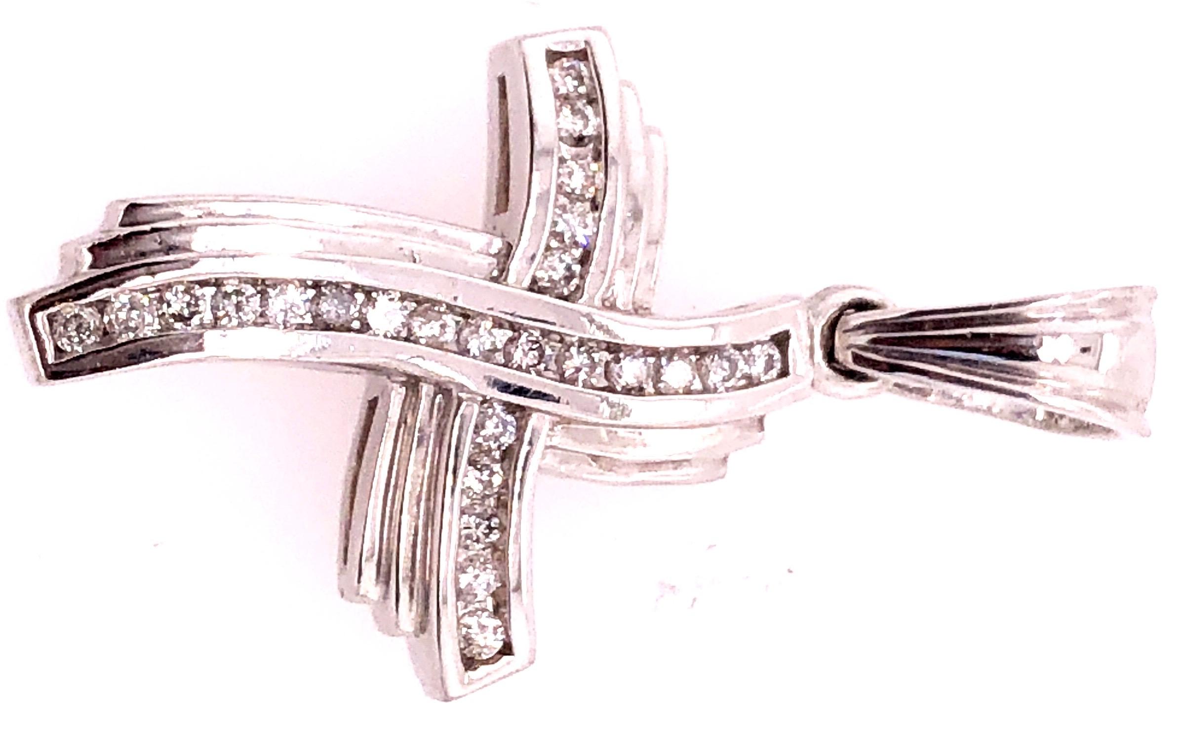 Round Cut 14 Karat White Gold and Diamond Religious Charm / Crucifix Pendant For Sale