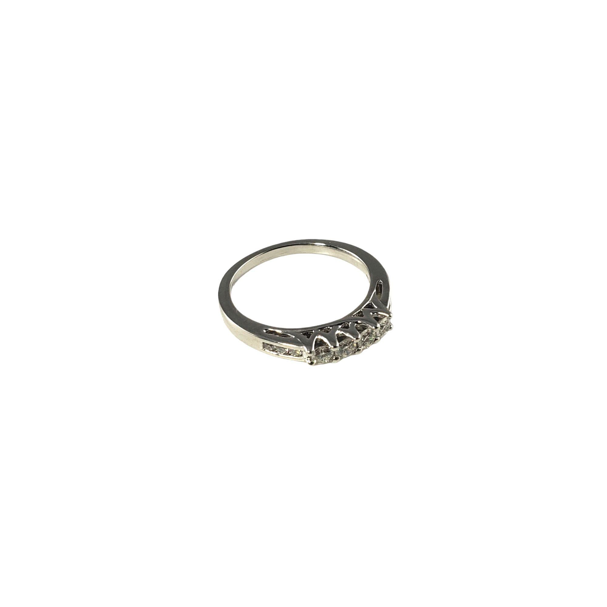 14 Karat White Gold and Diamond Ring For Sale 5