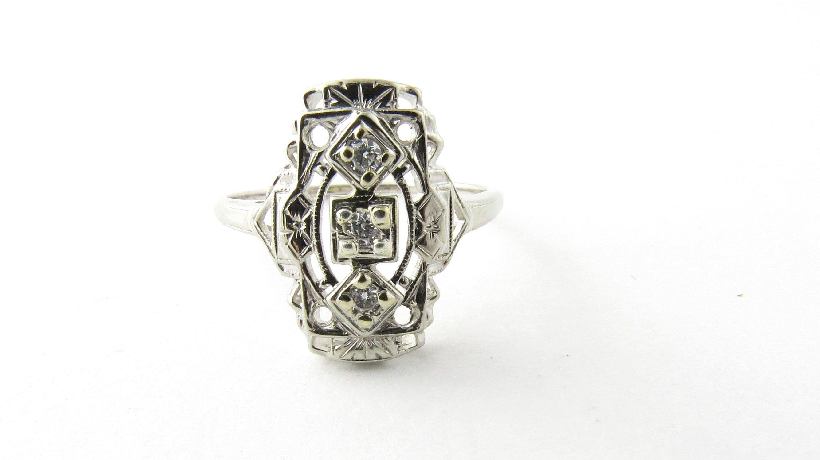 14 Karat White Gold and Diamond Ring In Good Condition In Washington Depot, CT