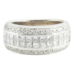 Ring aus 14 Karat Weißgold mit Diamanten
