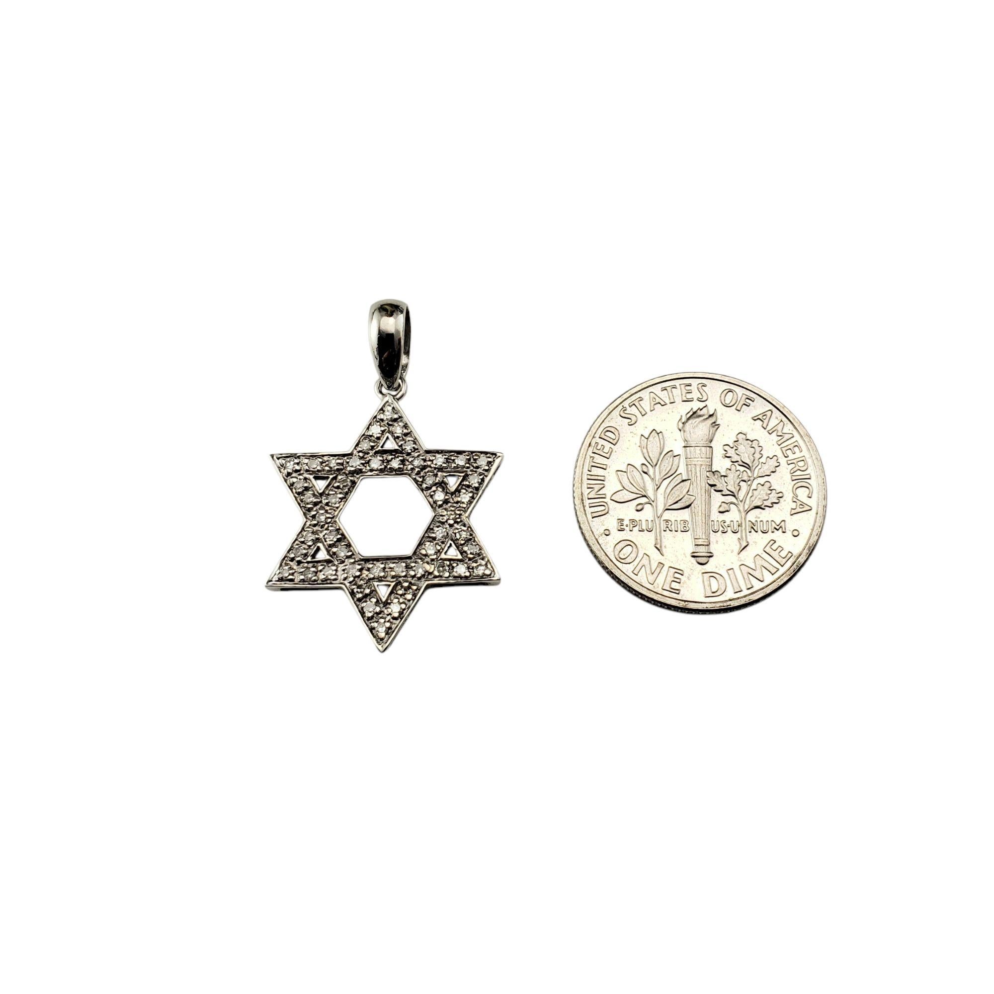 Ciondolo Stella di David in oro bianco 14 carati e diamanti #21523 in vendita 1