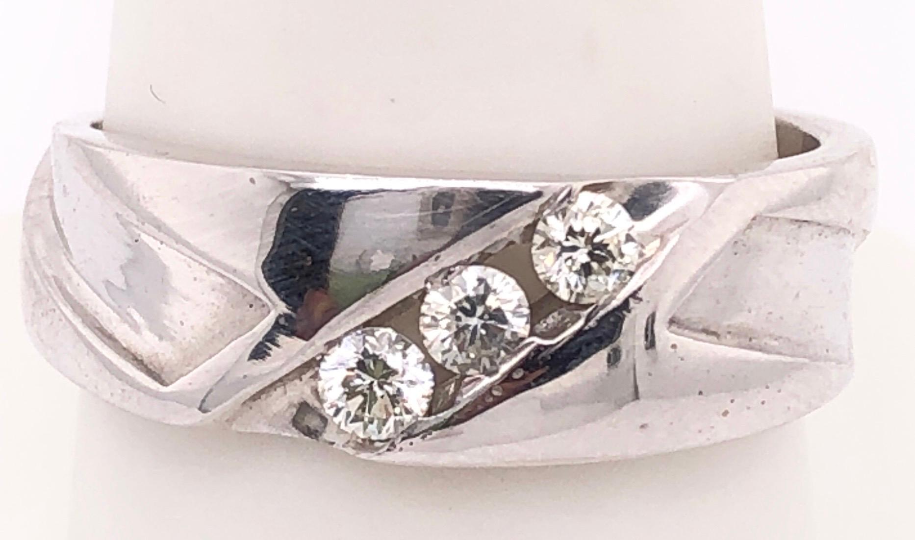 Round Cut 14 Karat White Gold and Diamond Three-Stone Band Wedding Bridal Ring For Sale