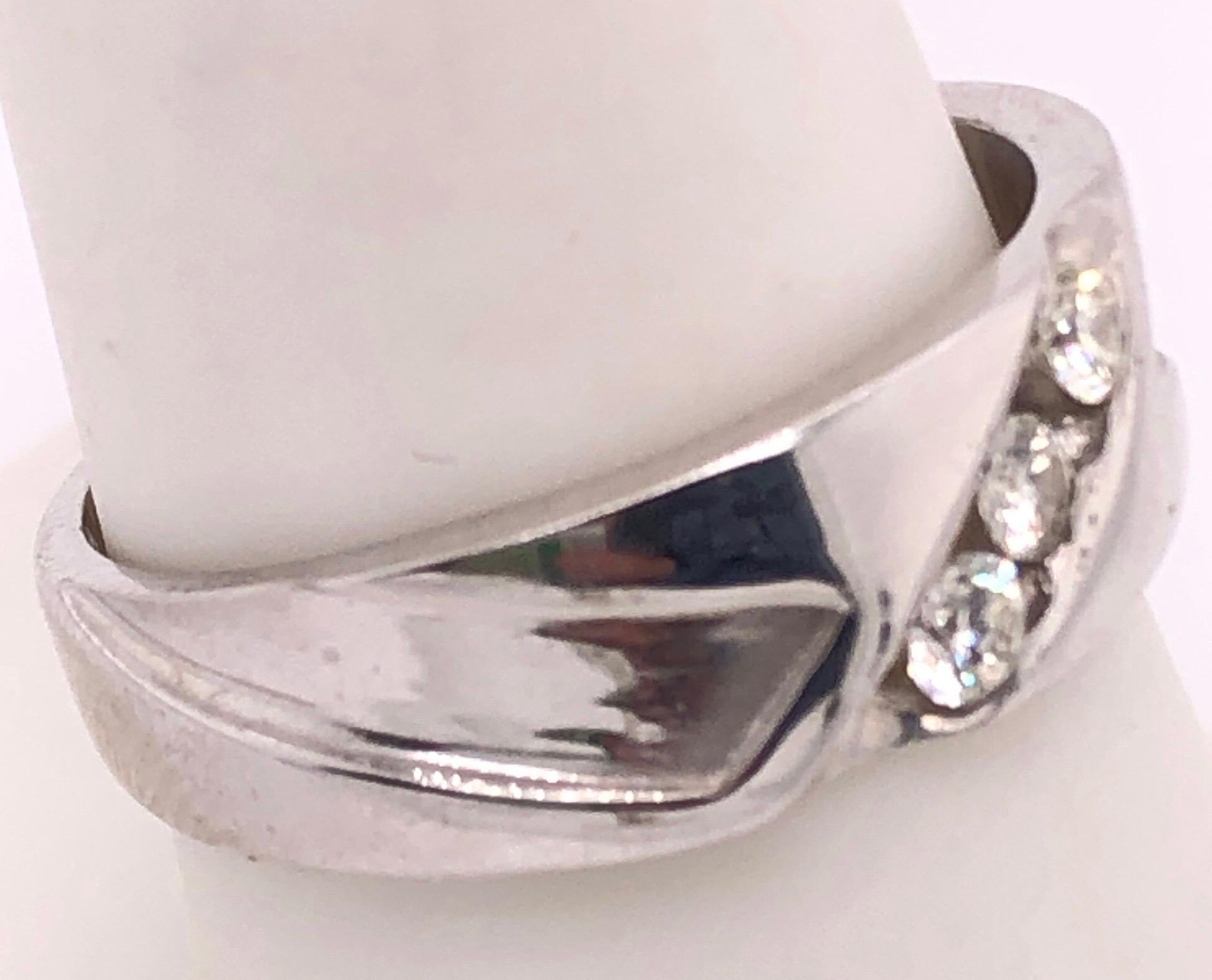 Women's or Men's 14 Karat White Gold and Diamond Three-Stone Band Wedding Bridal Ring For Sale
