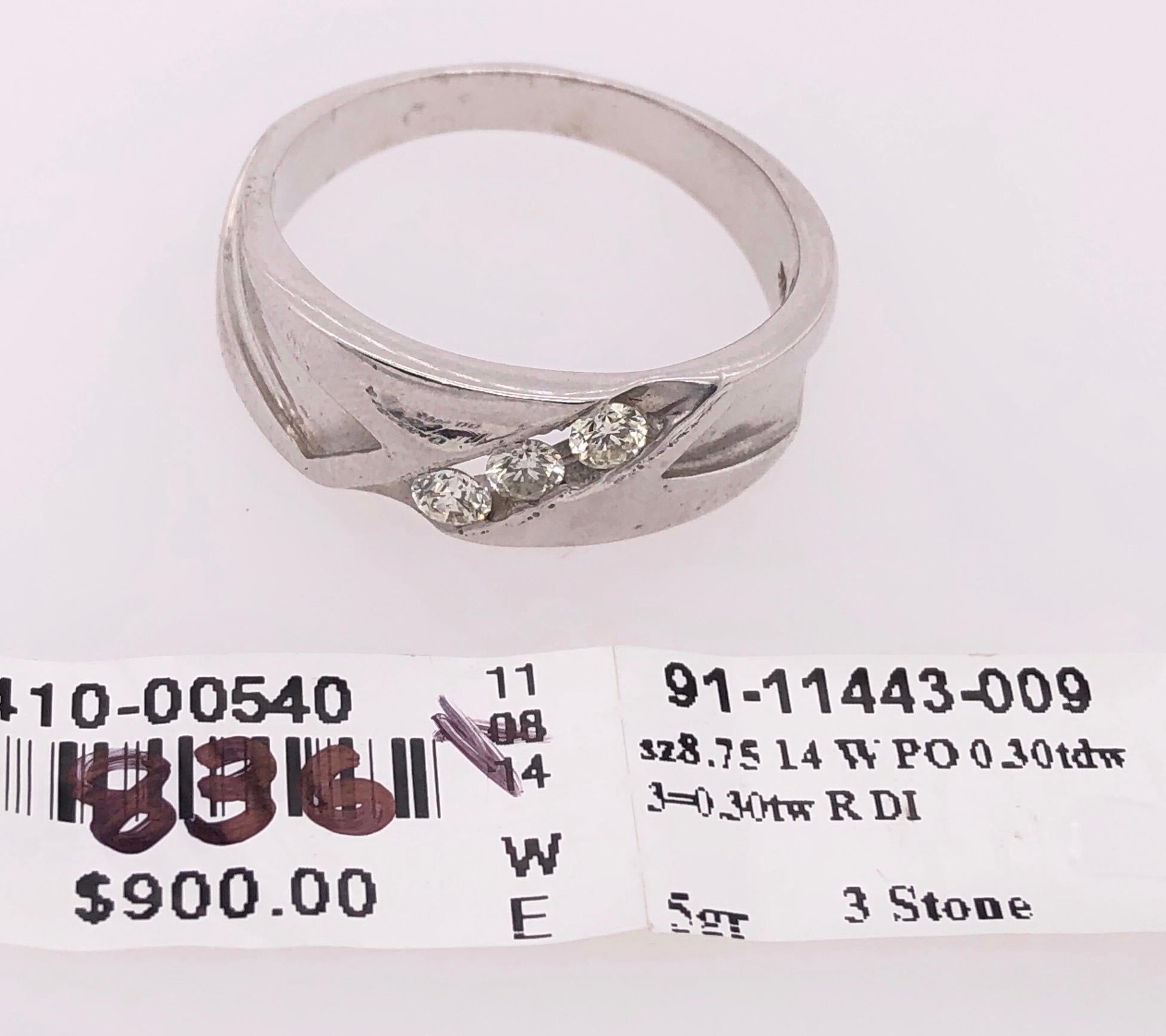 14 Karat White Gold and Diamond Three-Stone Band Wedding Bridal Ring For Sale 2