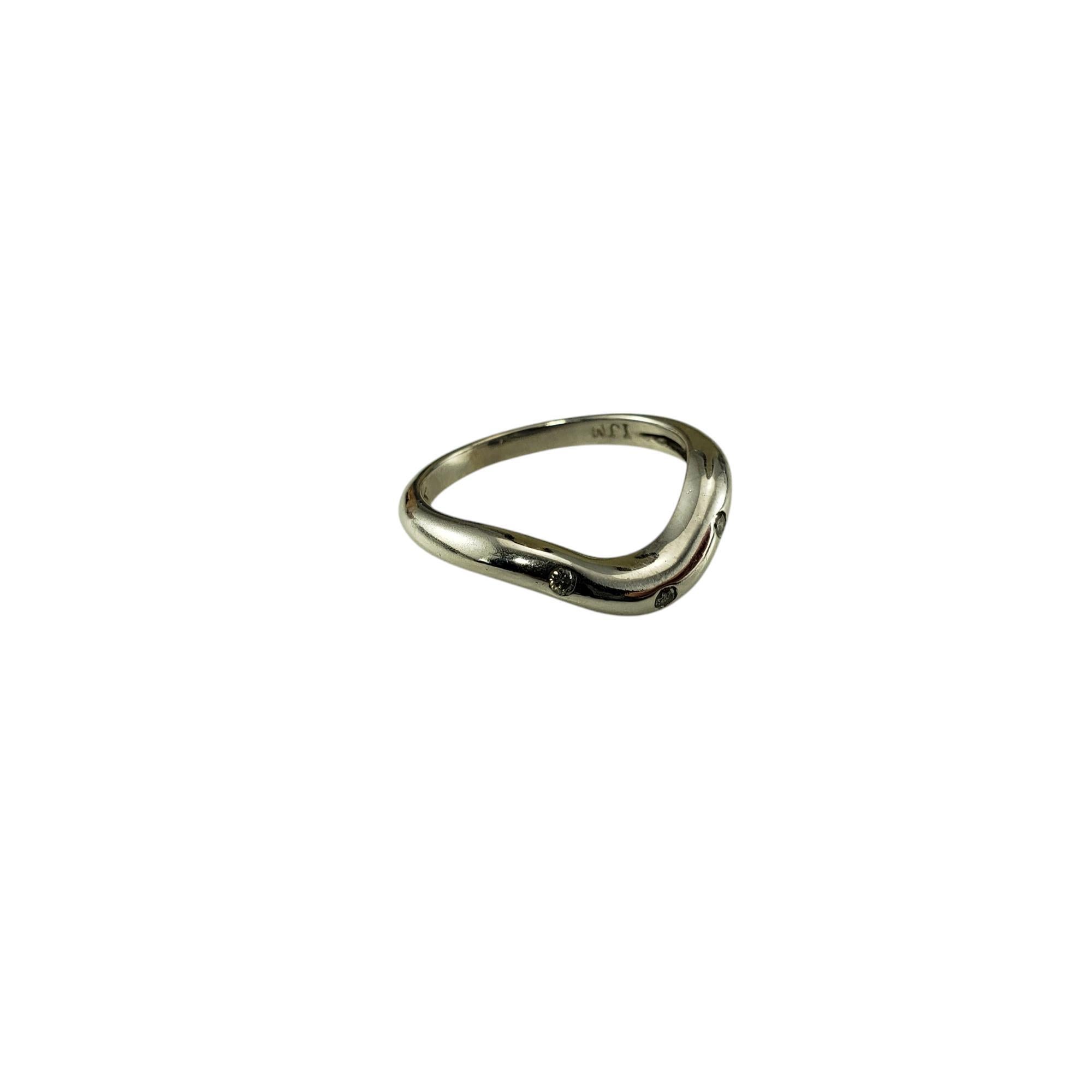 Anillo Onda Oro Blanco 14 Kilates y Diamantes Talla 6.25 #19753 Corte brillante en venta