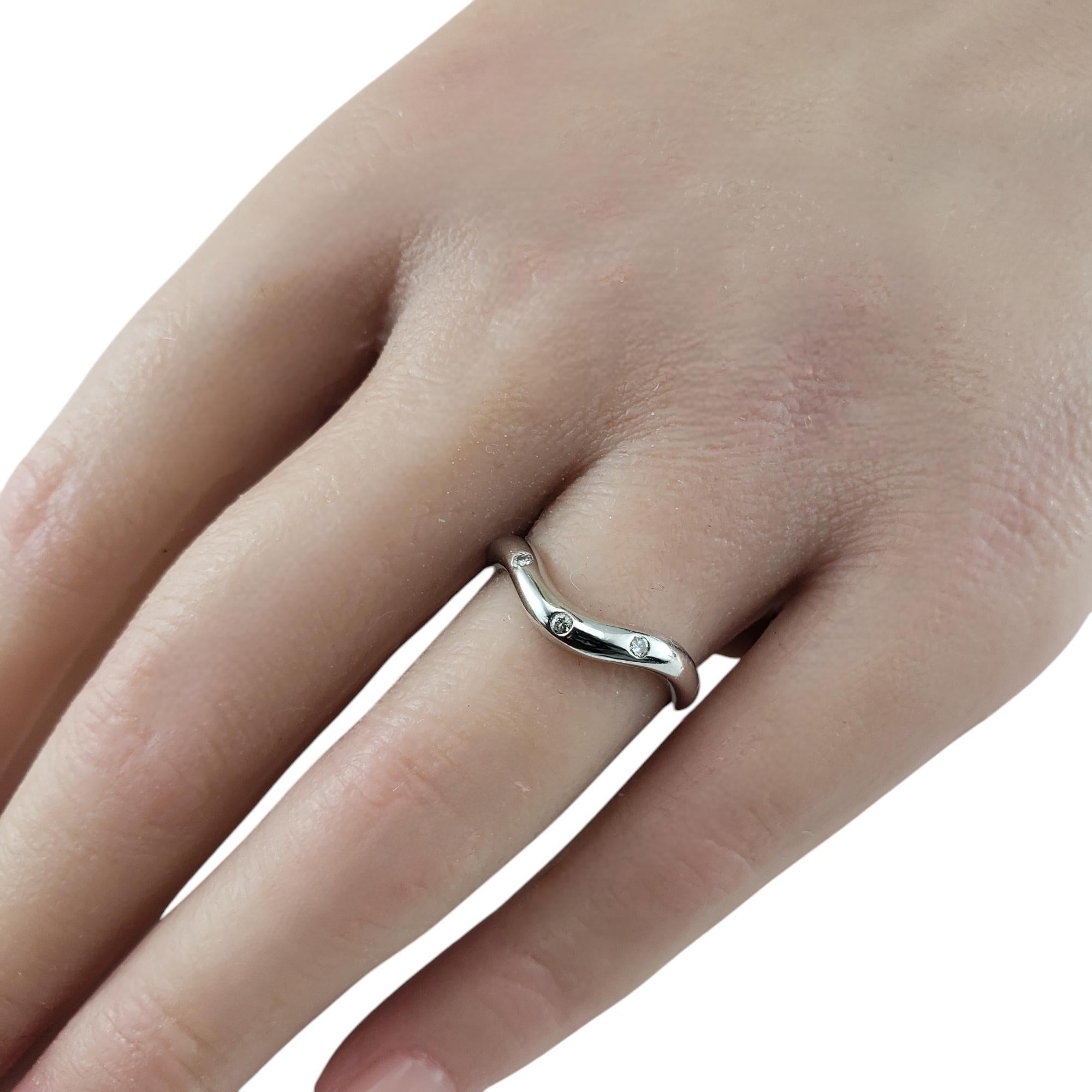 Anillo Onda Oro Blanco 14 Kilates y Diamantes Talla 6.25 #19753 en venta 2