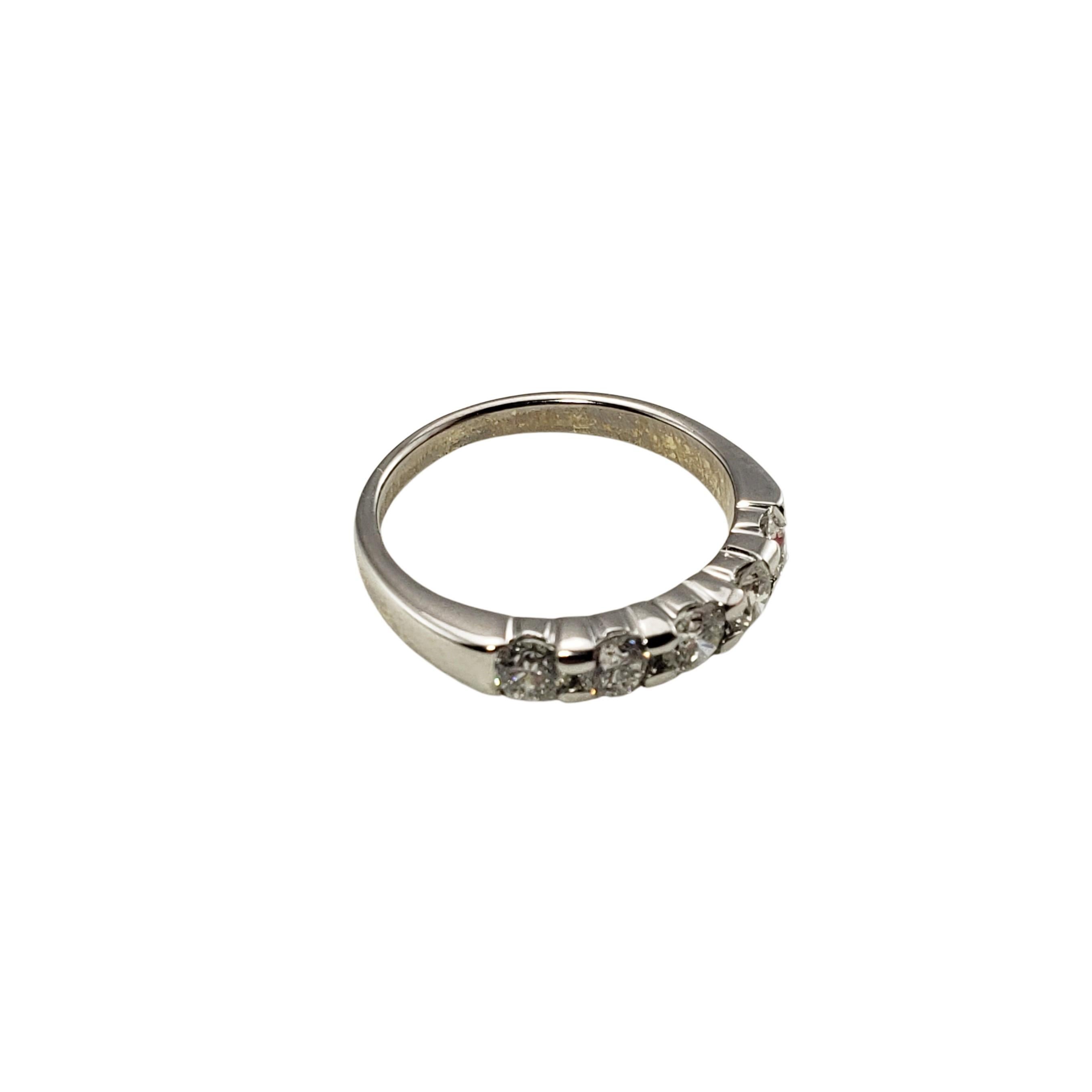14 Karat Weißgold und Diamant-Hochzeits-Ring im Zustand „Gut“ im Angebot in Washington Depot, CT