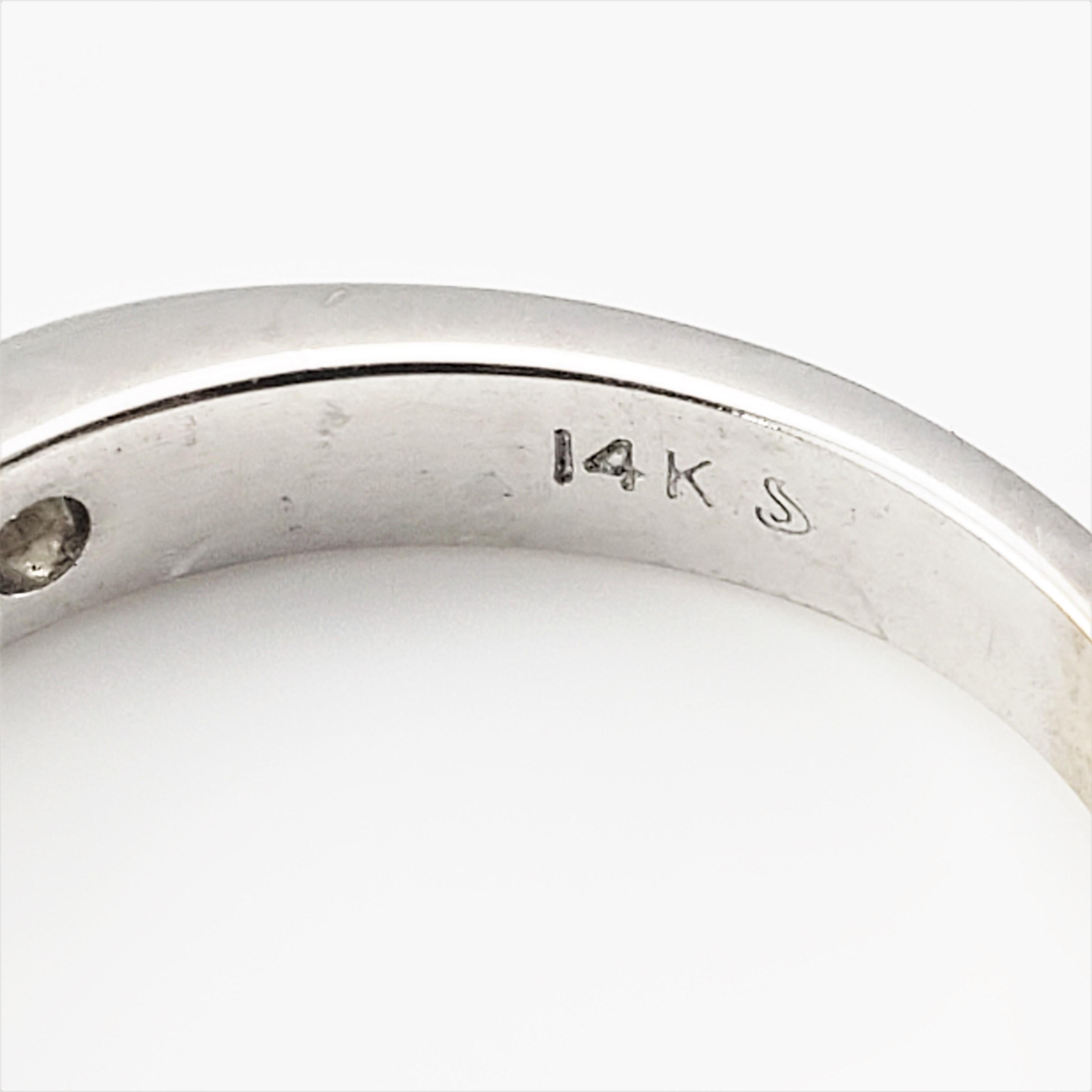 14 Karat Weißgold und Diamant-Hochzeitsring im Angebot 1
