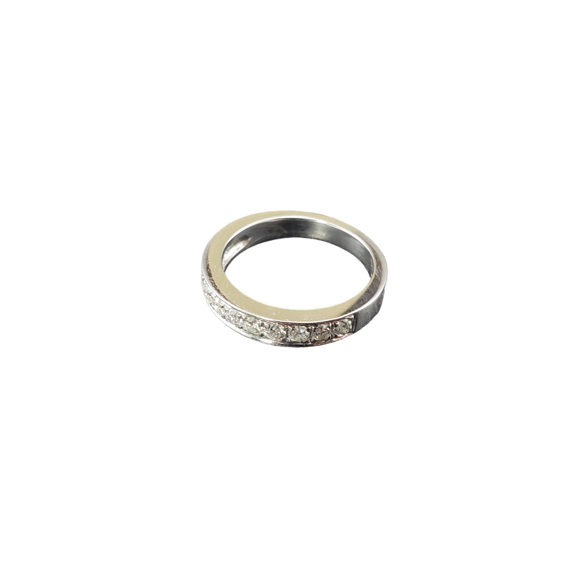 14 Karat Weißgold und Diamant-Hochzeitsring Größe 4,5-4.75 #18098 (Brillantschliff) im Angebot