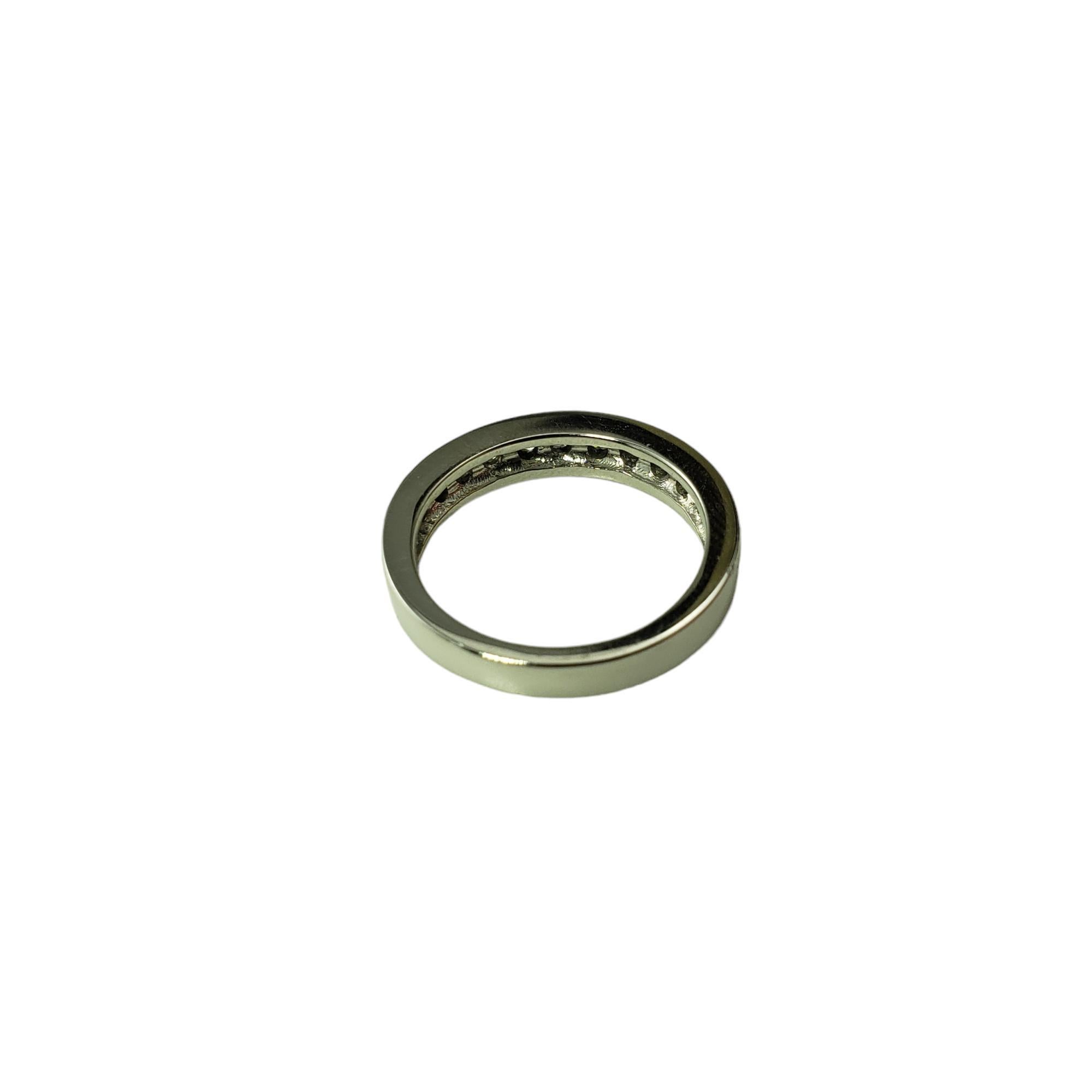 14 Karat Weißgold und Diamant-Hochzeitsring Größe 4,5-4.75 #18098 Damen im Angebot
