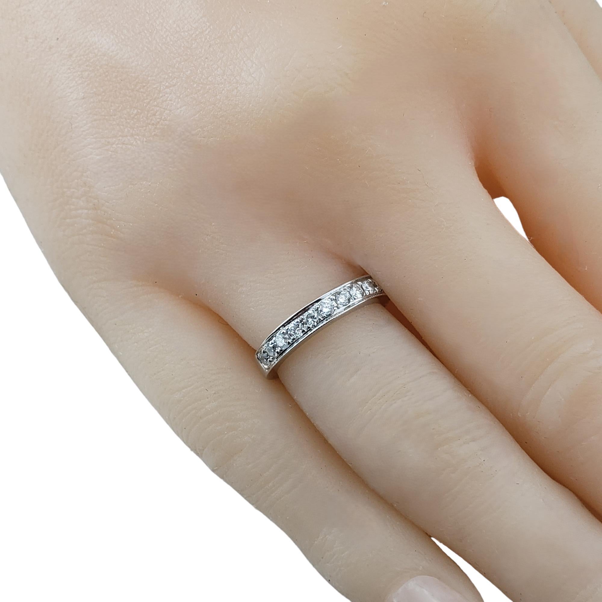 14 Karat Weißgold und Diamant-Hochzeitsring Größe 4,5-4.75 #18098 im Angebot 3