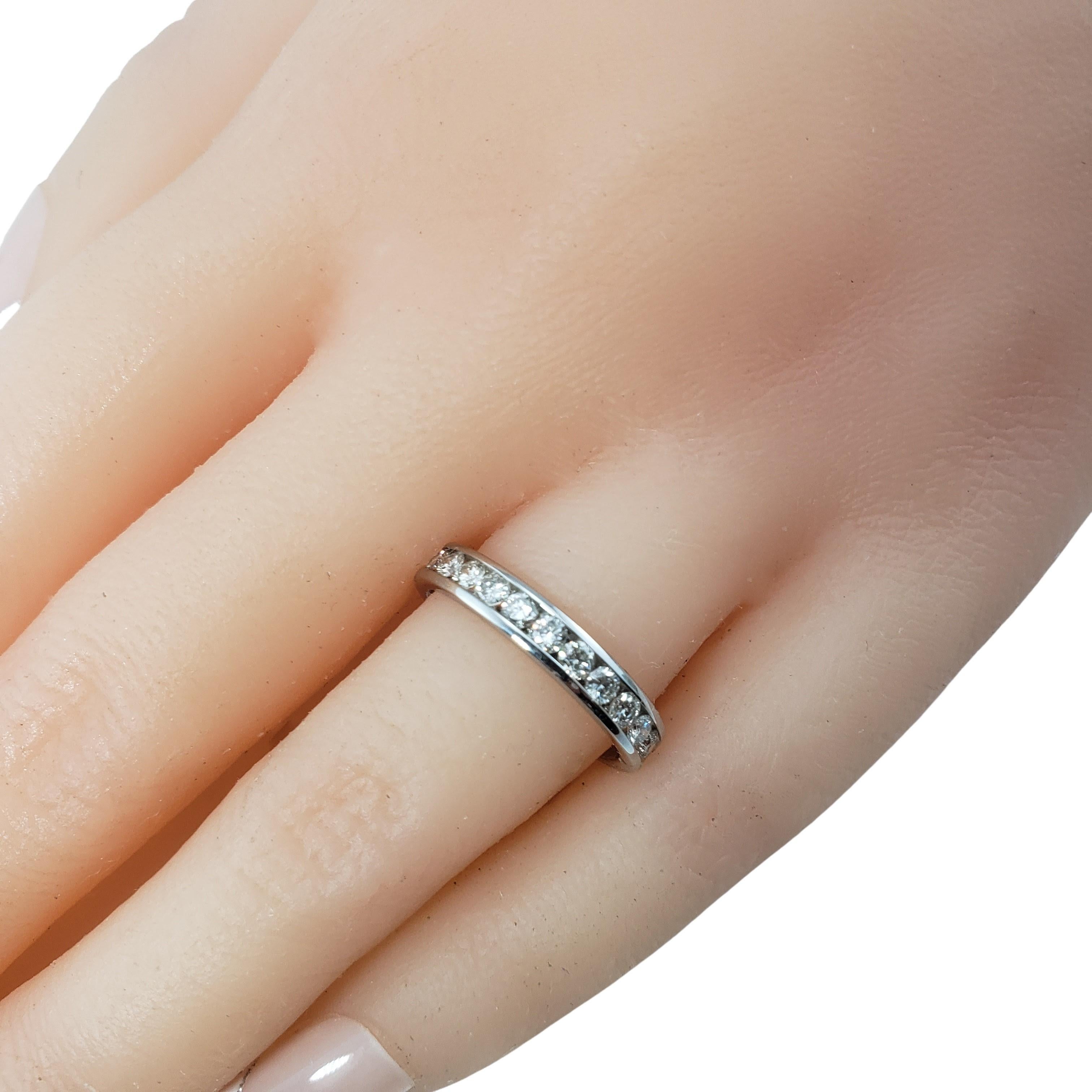 14 Karat Weißgold und Diamant-Ehering im Angebot 3