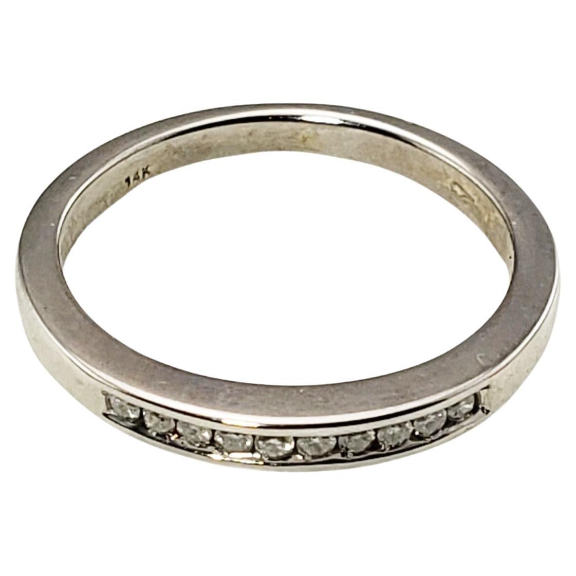 Alianza de oro blanco de 14 quilates y diamantes en venta