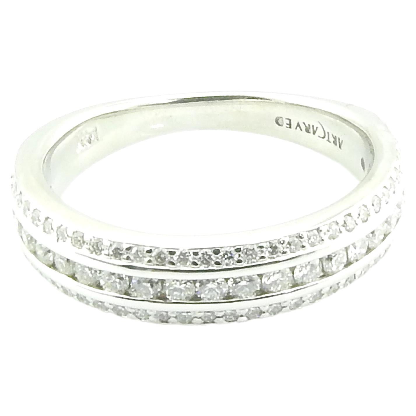 Alliance en or blanc 14 carats et diamants taille 6,25 n°5245 en vente