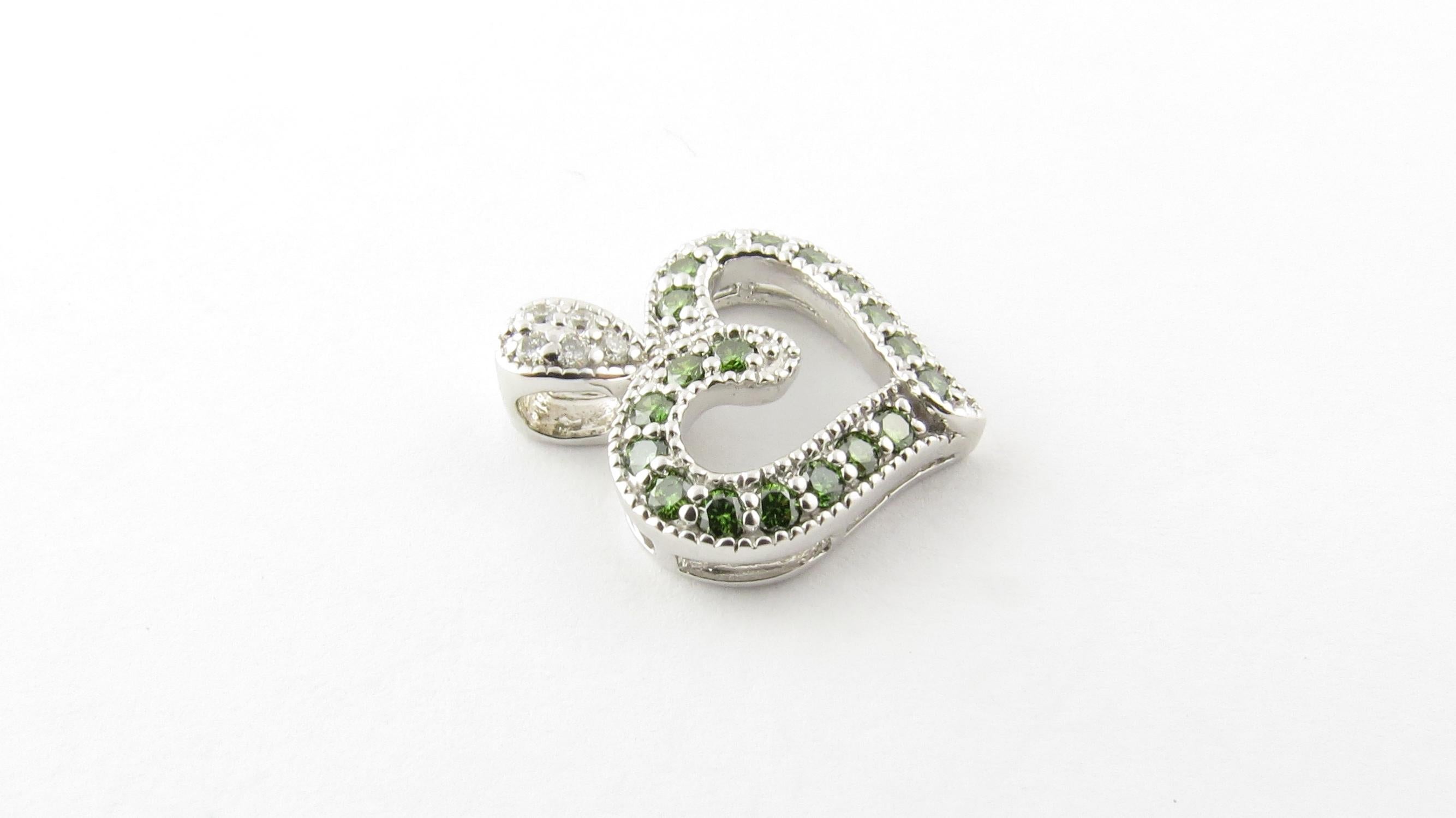 14 Karat White Gold and Green and White Diamond Heart Pendant In Good Condition For Sale In Washington Depot, CT