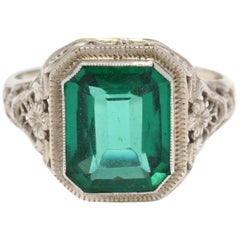 14 Karat White Gold and Green Stone Filigree Ring 14 Karat White Gold and Green Stone Filigree Ring