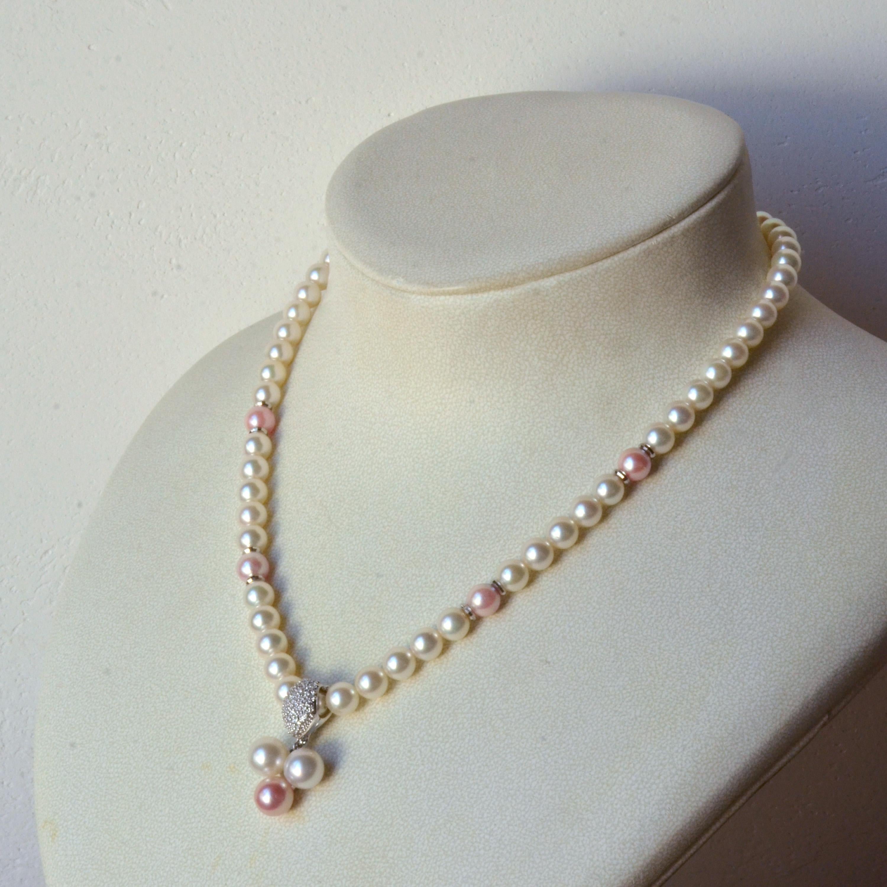 14 Karat White Gold and Platinum Pink Coral Core Pearl and Akoya Pearl Necklace For Sale 4