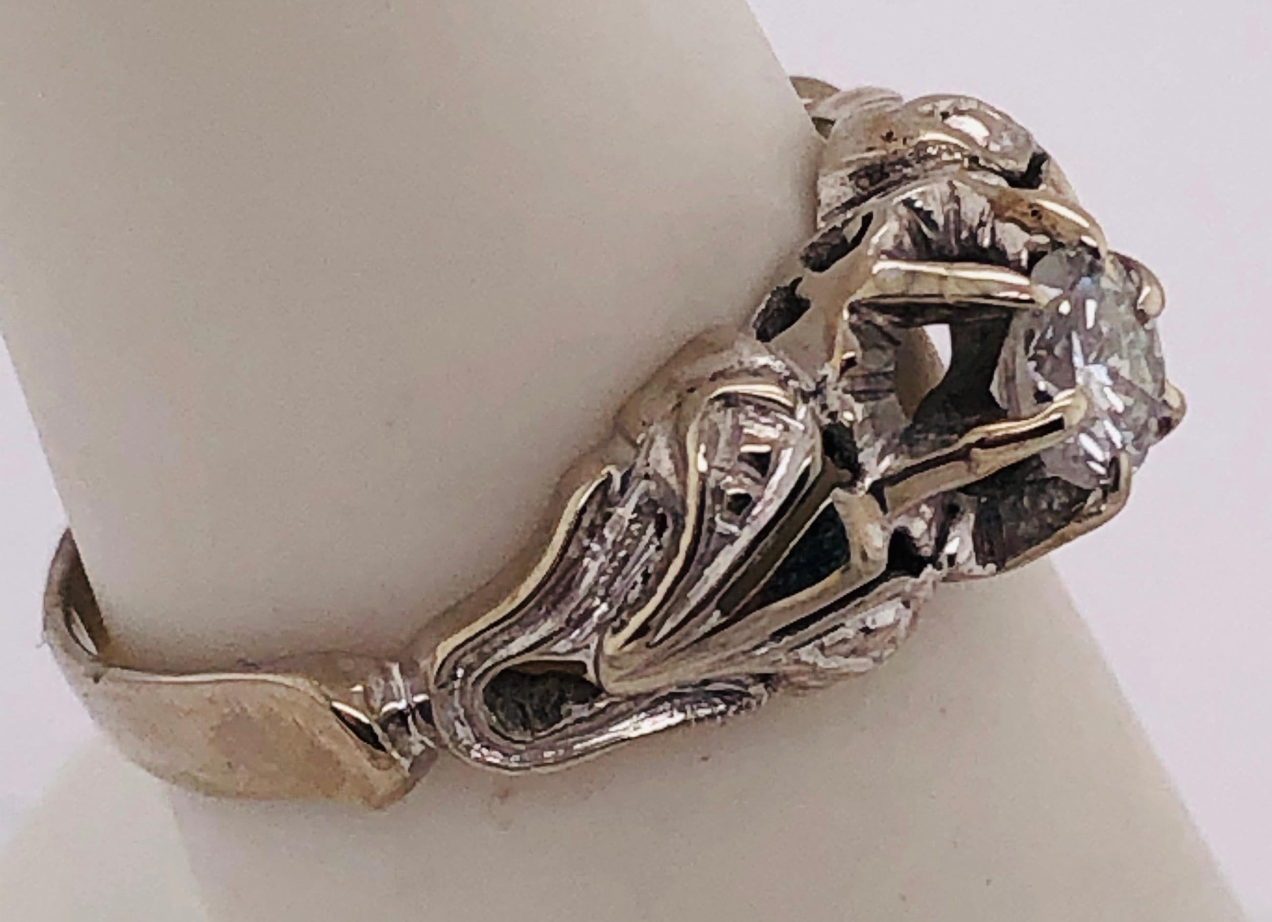Round Cut 14 Karat White Gold Antique Diamond Engagement Bridal Ring For Sale